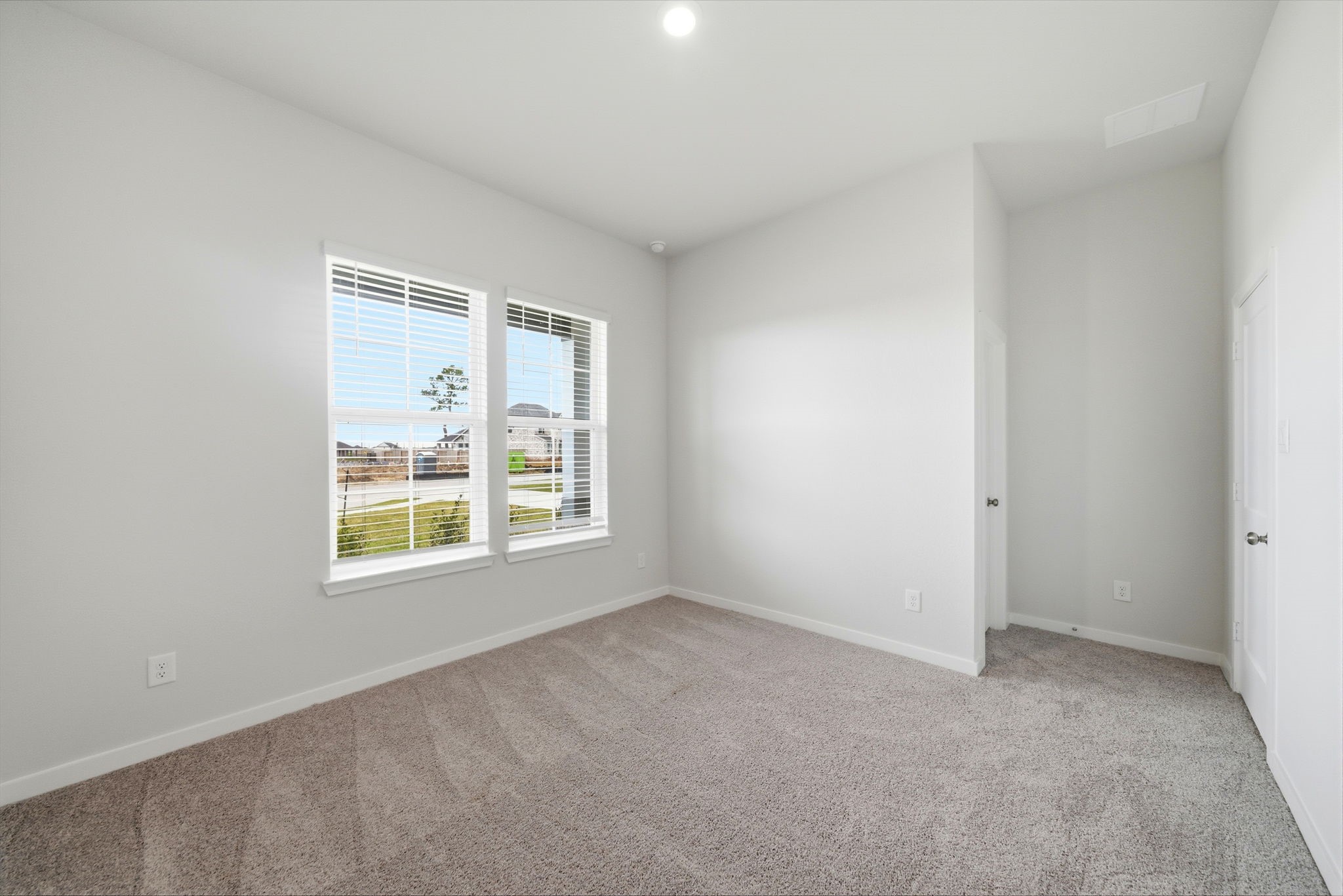 11903 Old Fashion Circle Property Photo 8