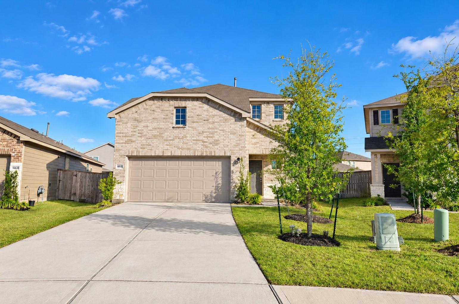 16439 Big Hickory Dr Property Photo 1
