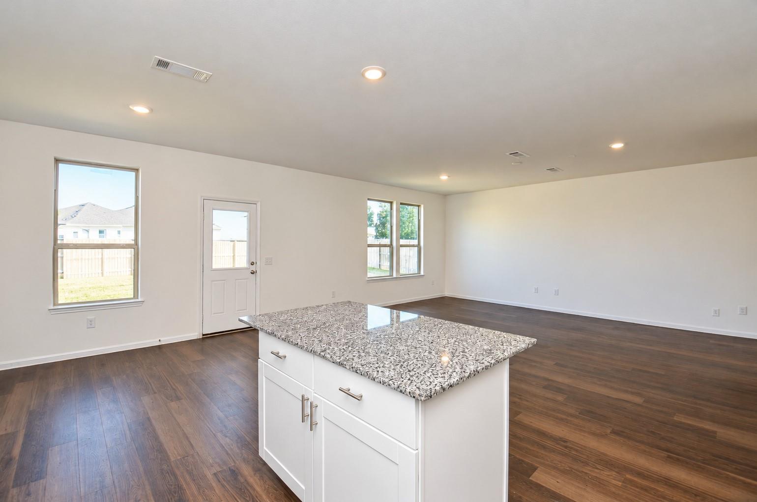 16439 Big Hickory Dr Property Photo 13