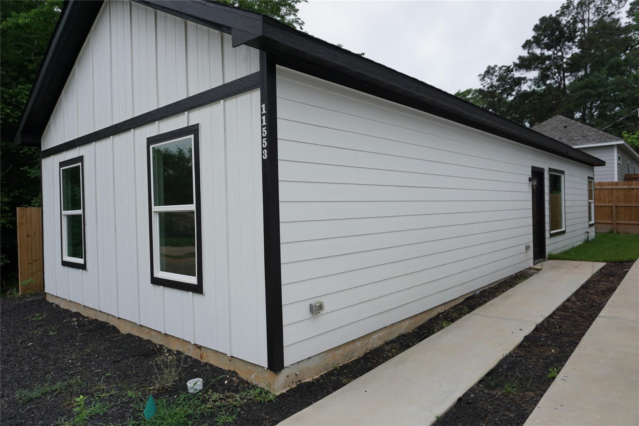 11553 Persimmons Property Photo 2