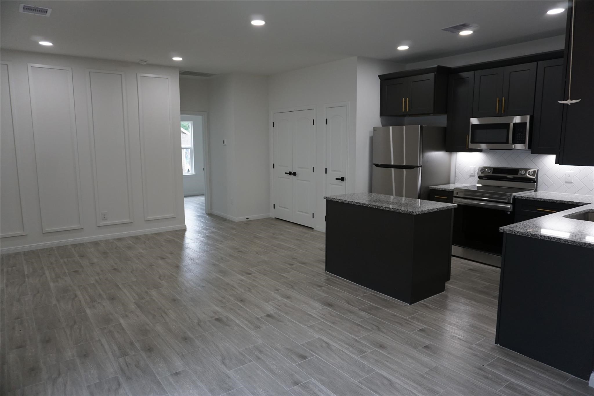 11553 Persimmons Property Photo 5