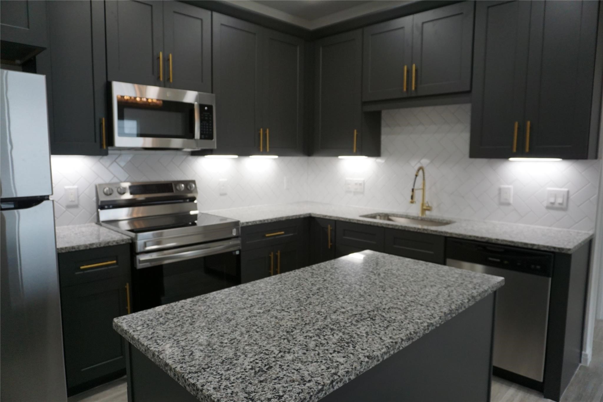 11553 Persimmons Property Photo 9