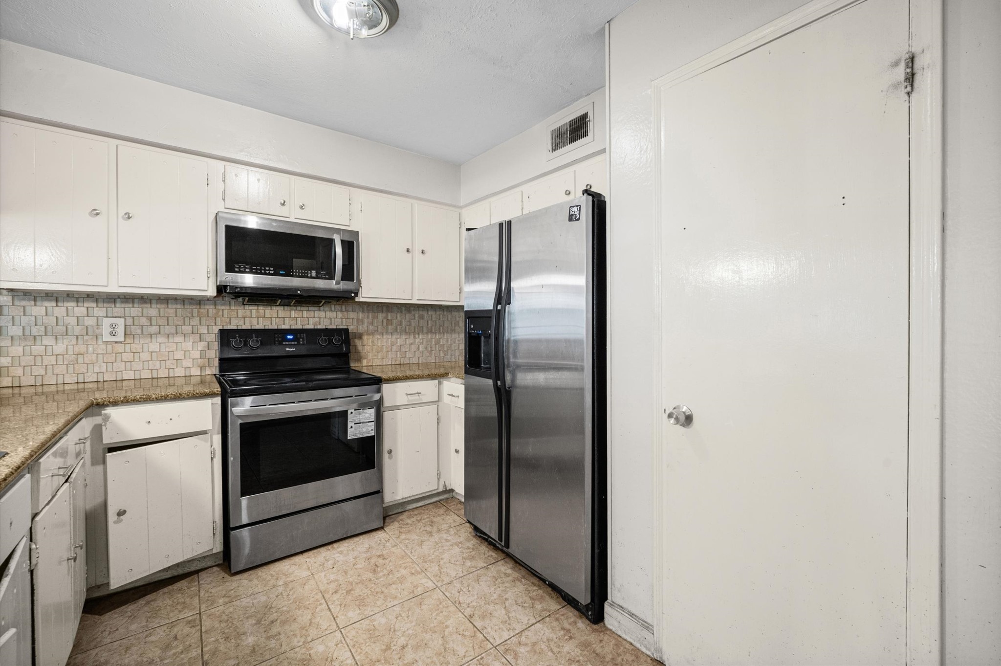 5618 Easthampton Drive C Property Photo 11