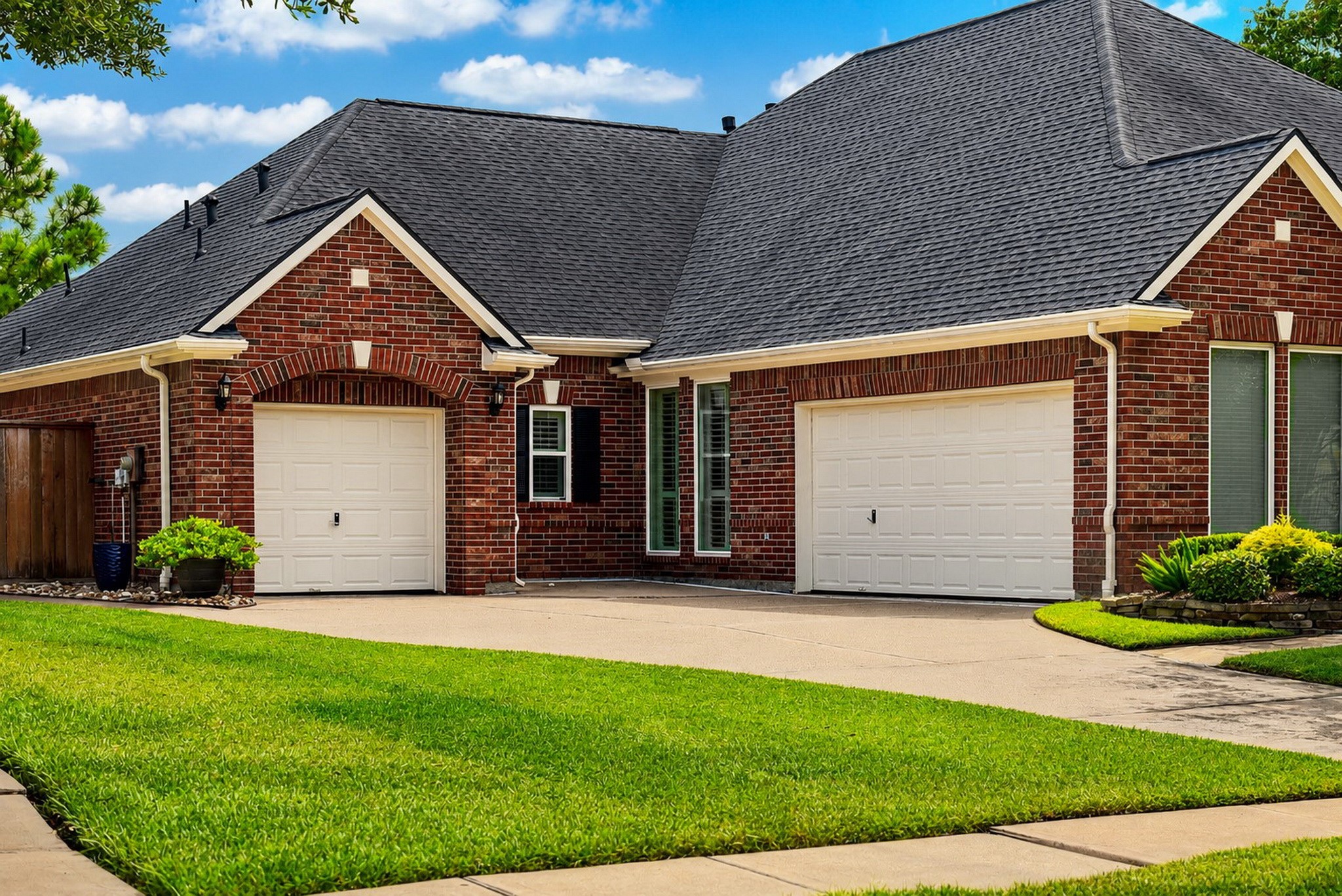 16415 Burham Park Drive Property Photo 4