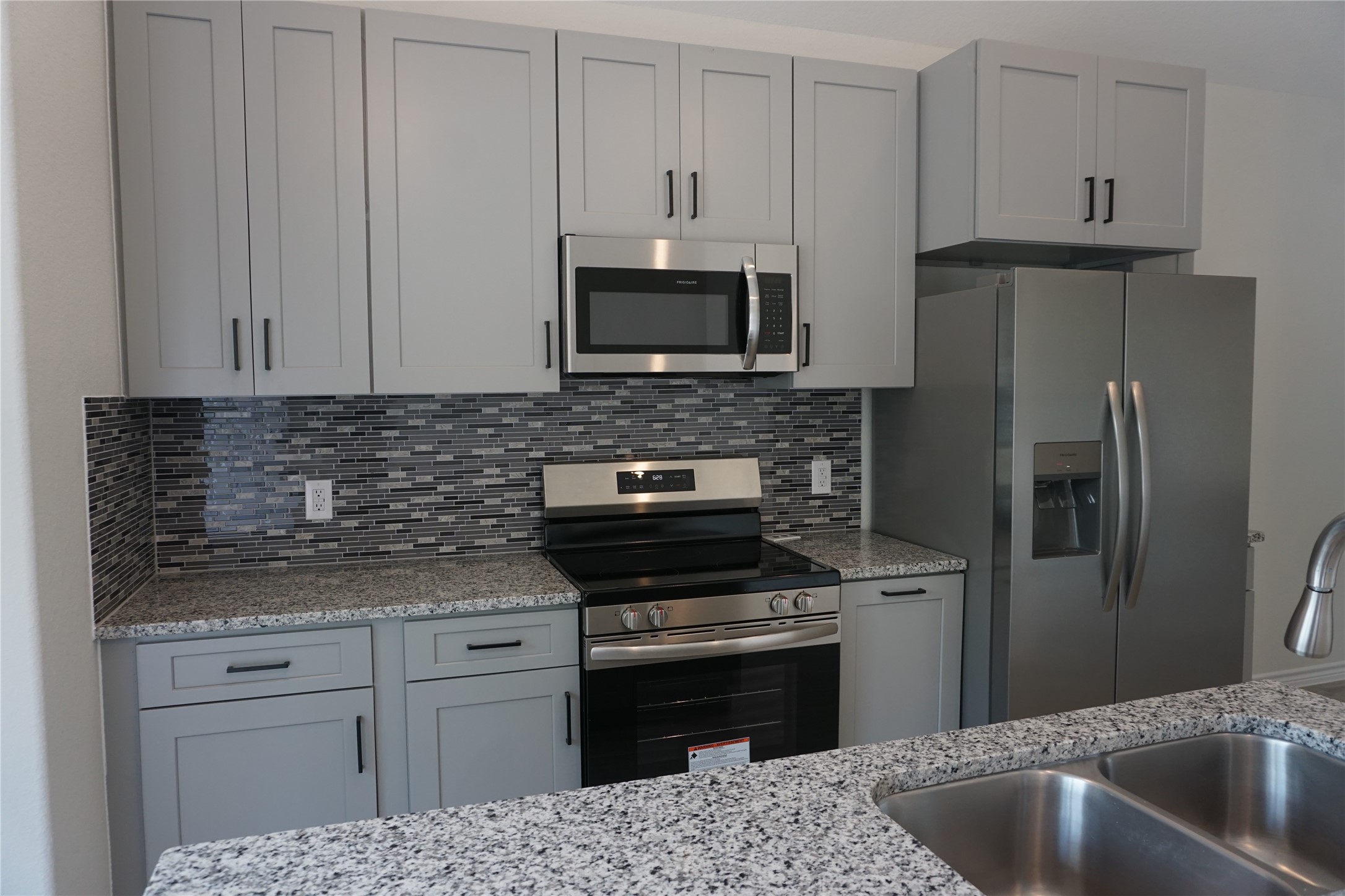 9585 Darkwood Property Photo 5