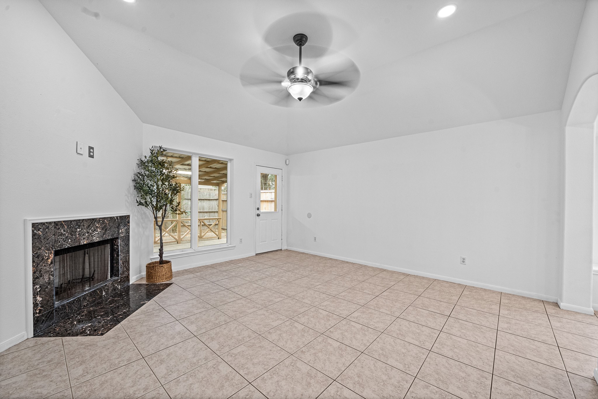 5010 E Newpark Drive Property Photo 12