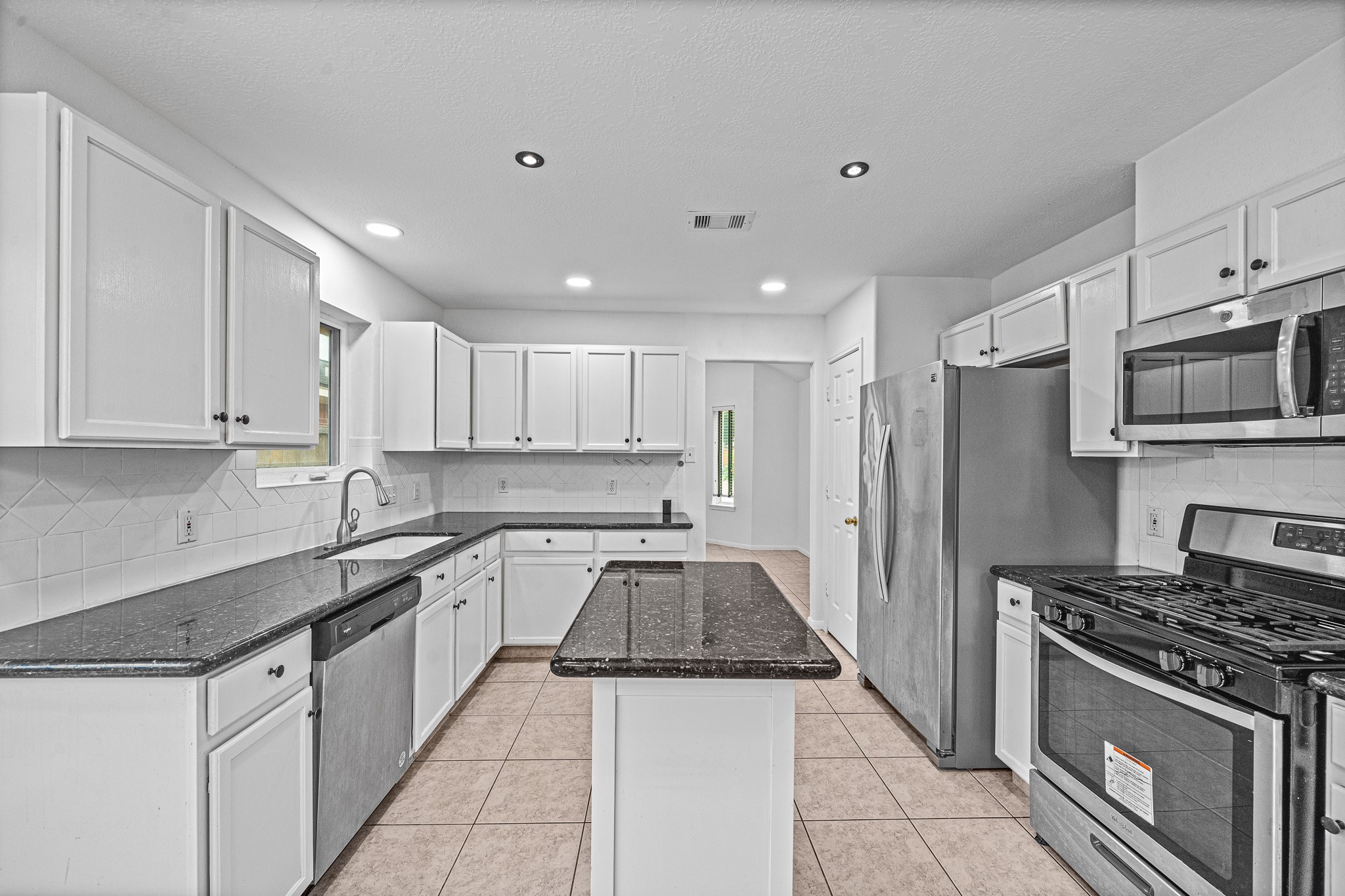 5010 E Newpark Drive Property Photo 14