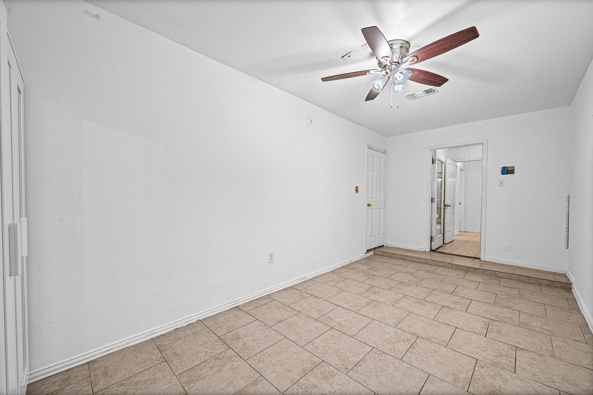 5010 E Newpark Drive Property Photo 28