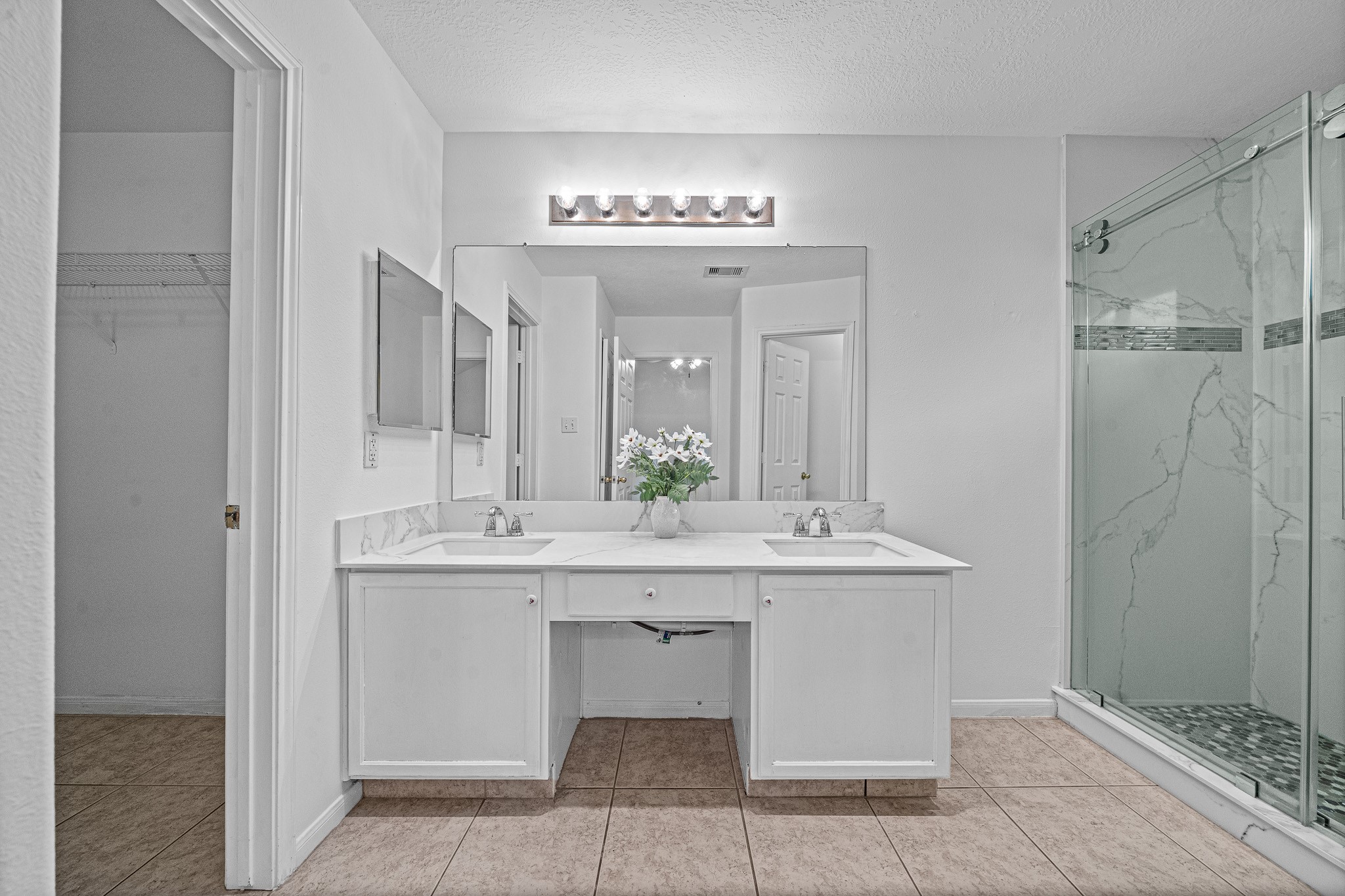 5010 E Newpark Drive Property Photo 32
