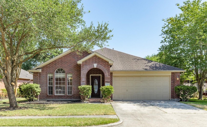21812 Whispering Forest Drive Property Photo 1