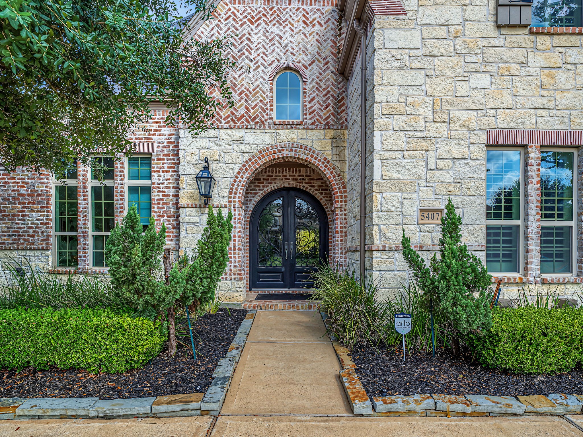 5407 Fleming Rock Lane Property Photo 5
