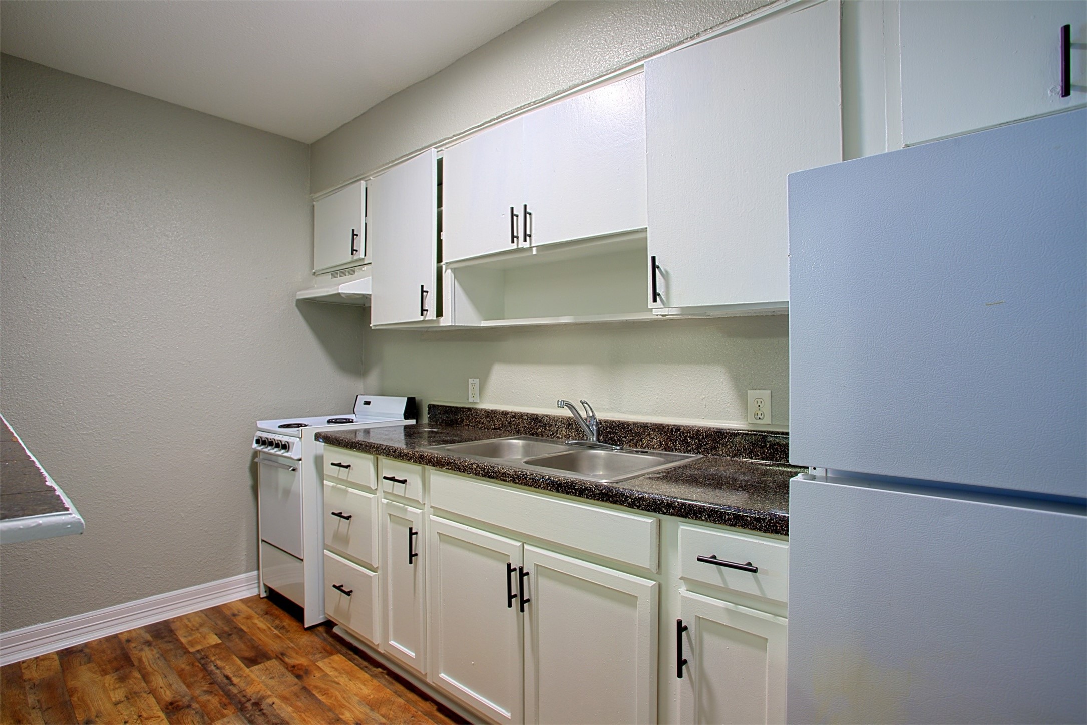 1419 Hawthorne 27 Property Photo 2