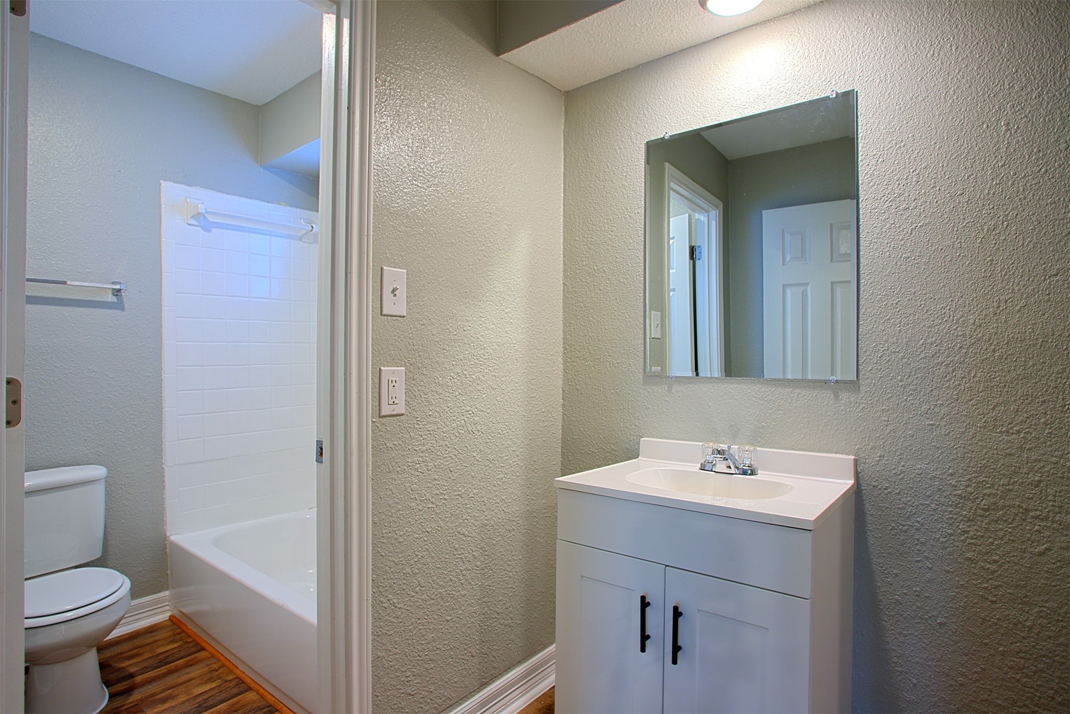 1419 Hawthorne 27 Property Photo 5