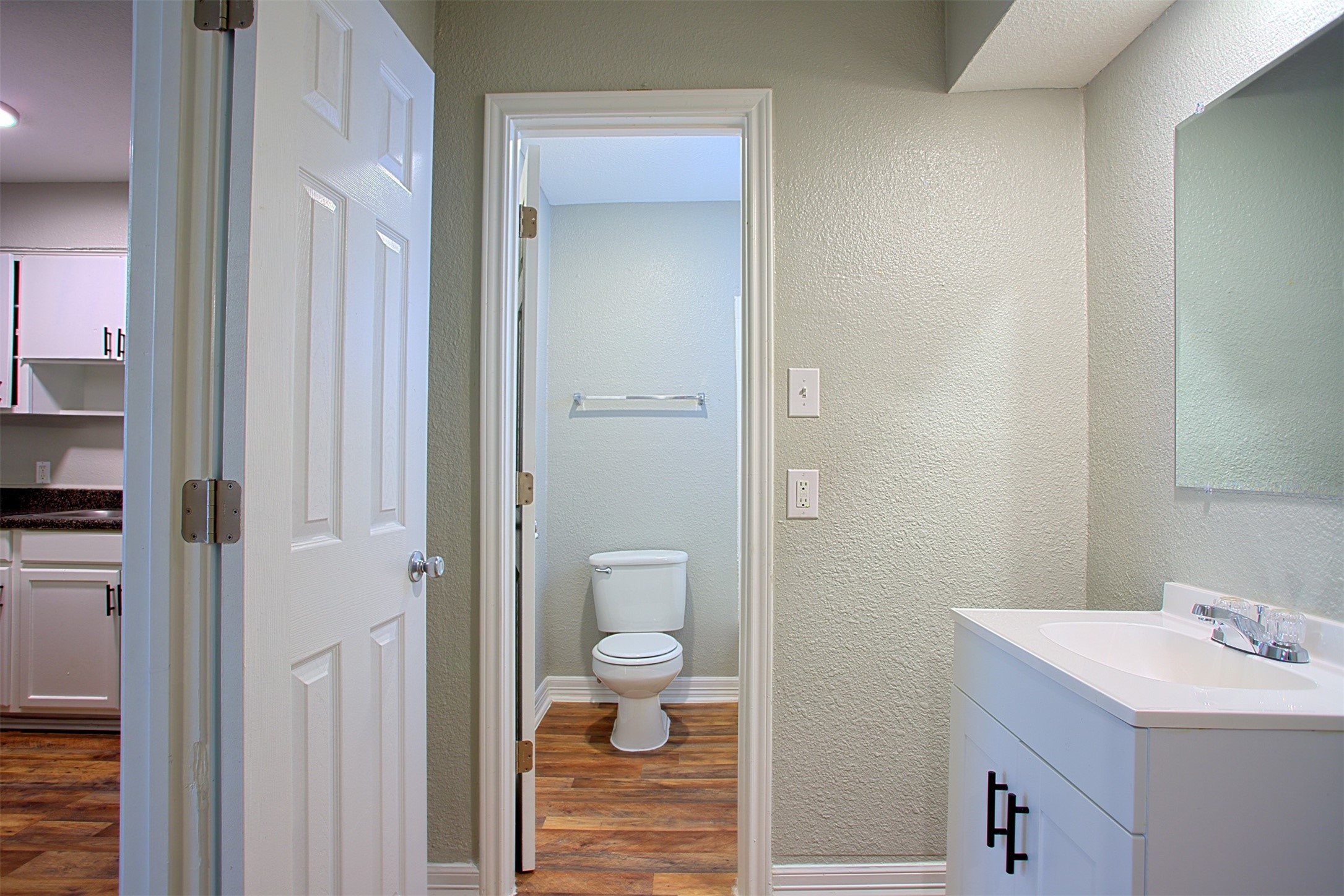 1419 Hawthorne 27 Property Photo 6