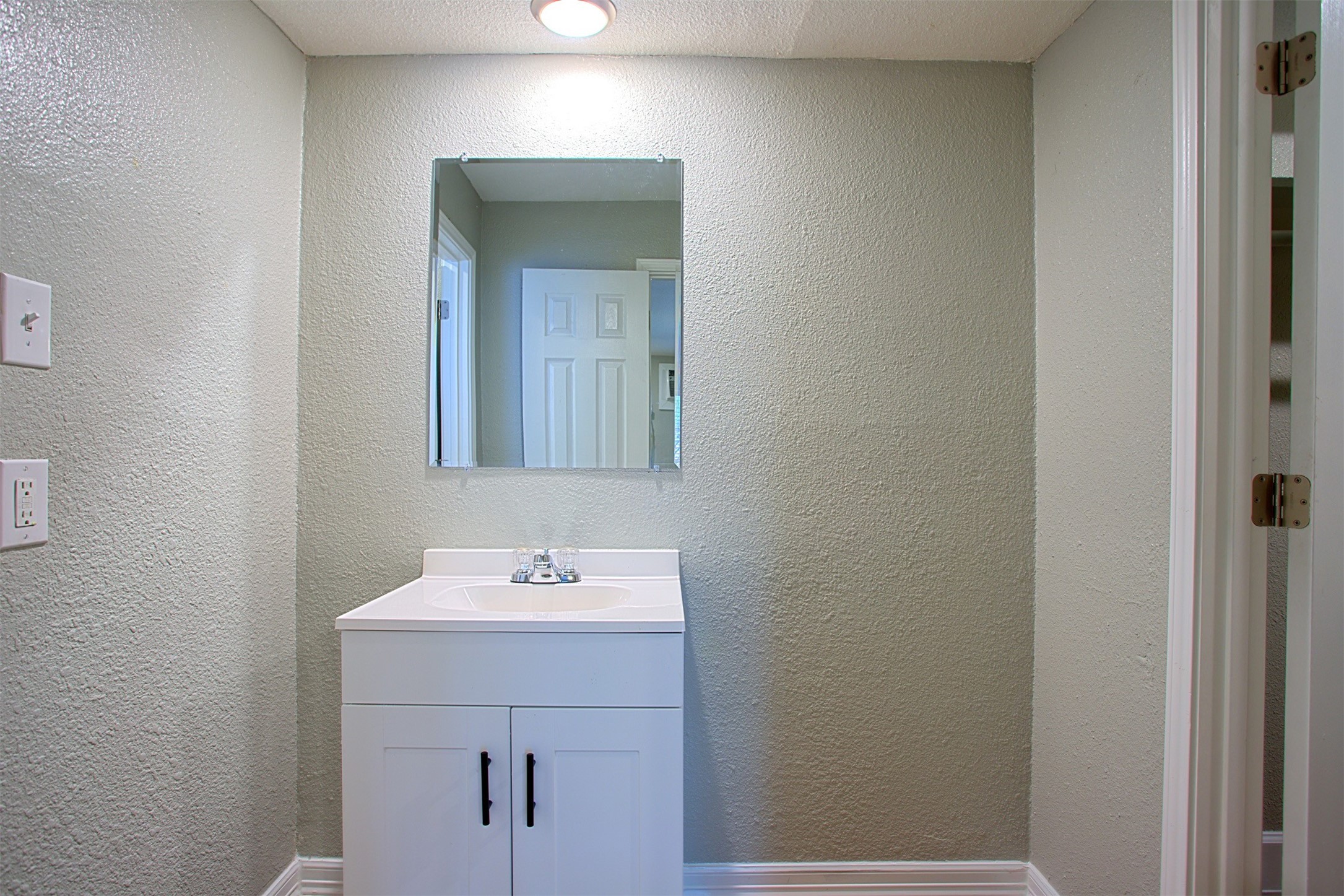 1419 Hawthorne 27 Property Photo 9