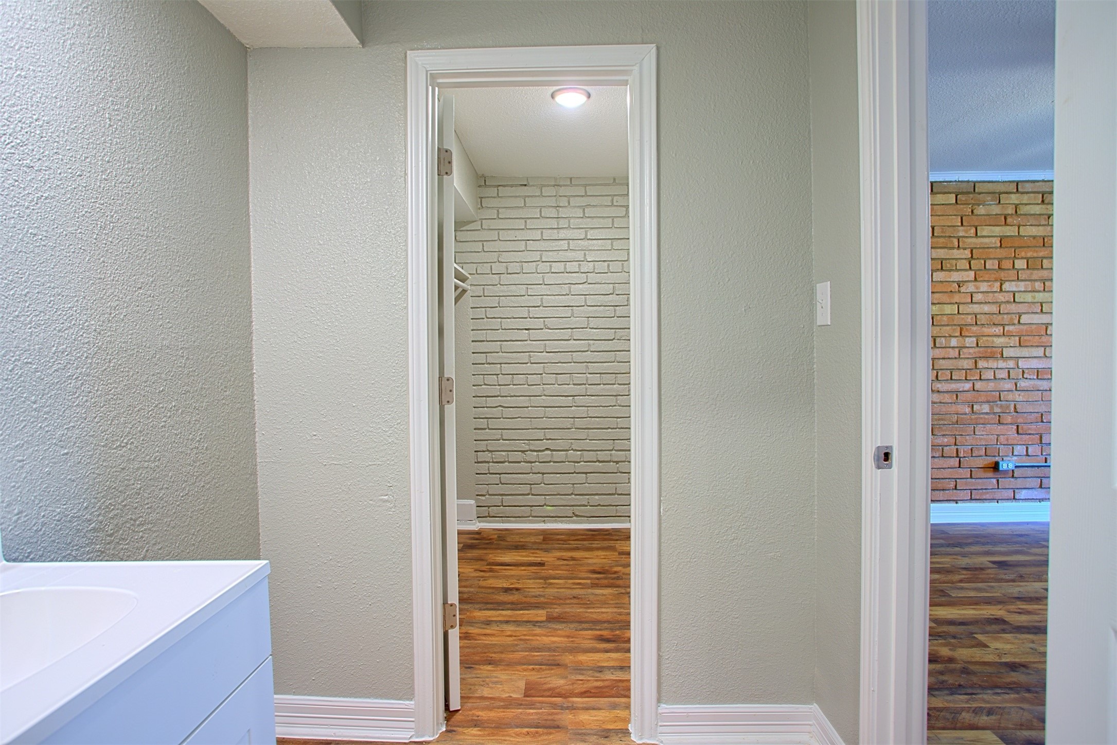 1419 Hawthorne 27 Property Photo 11