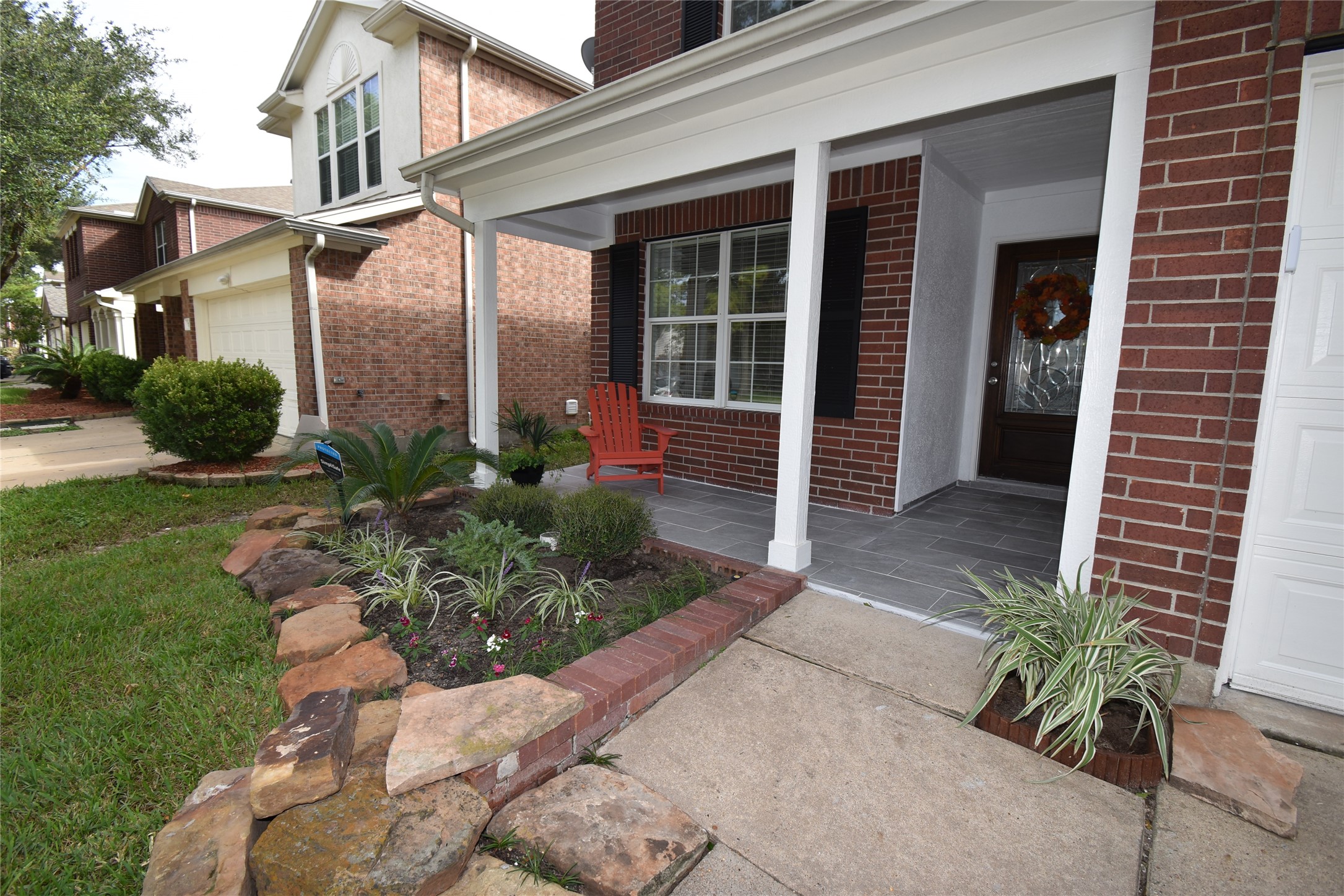 17611 Hoover Gardens Drive Property Photo 9