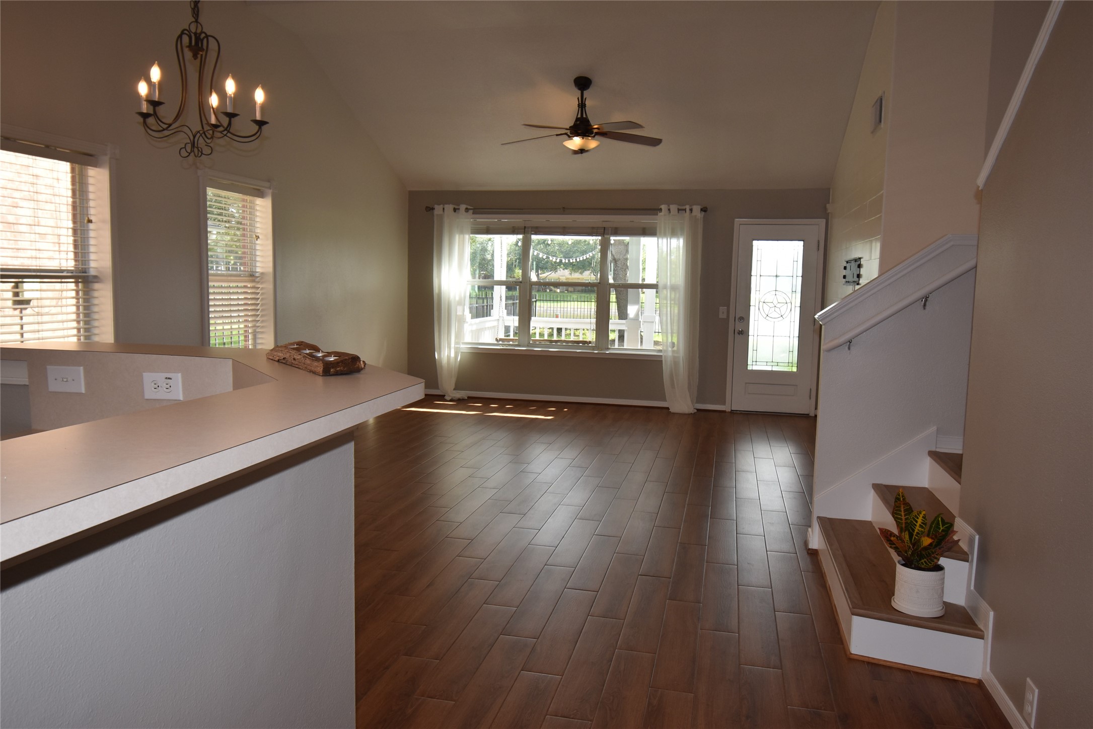 17611 Hoover Gardens Drive Property Photo 11