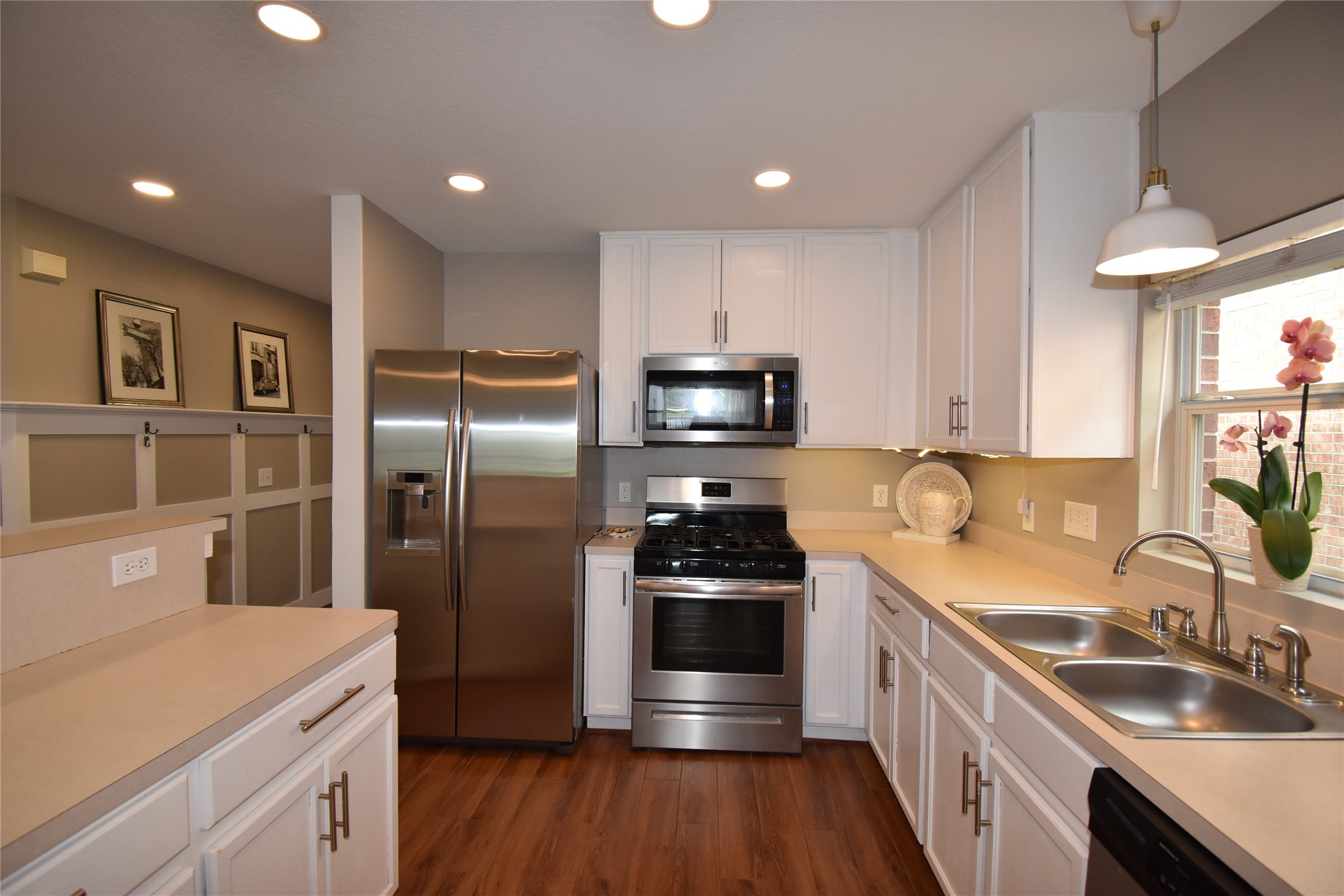 17611 Hoover Gardens Drive Property Photo 14