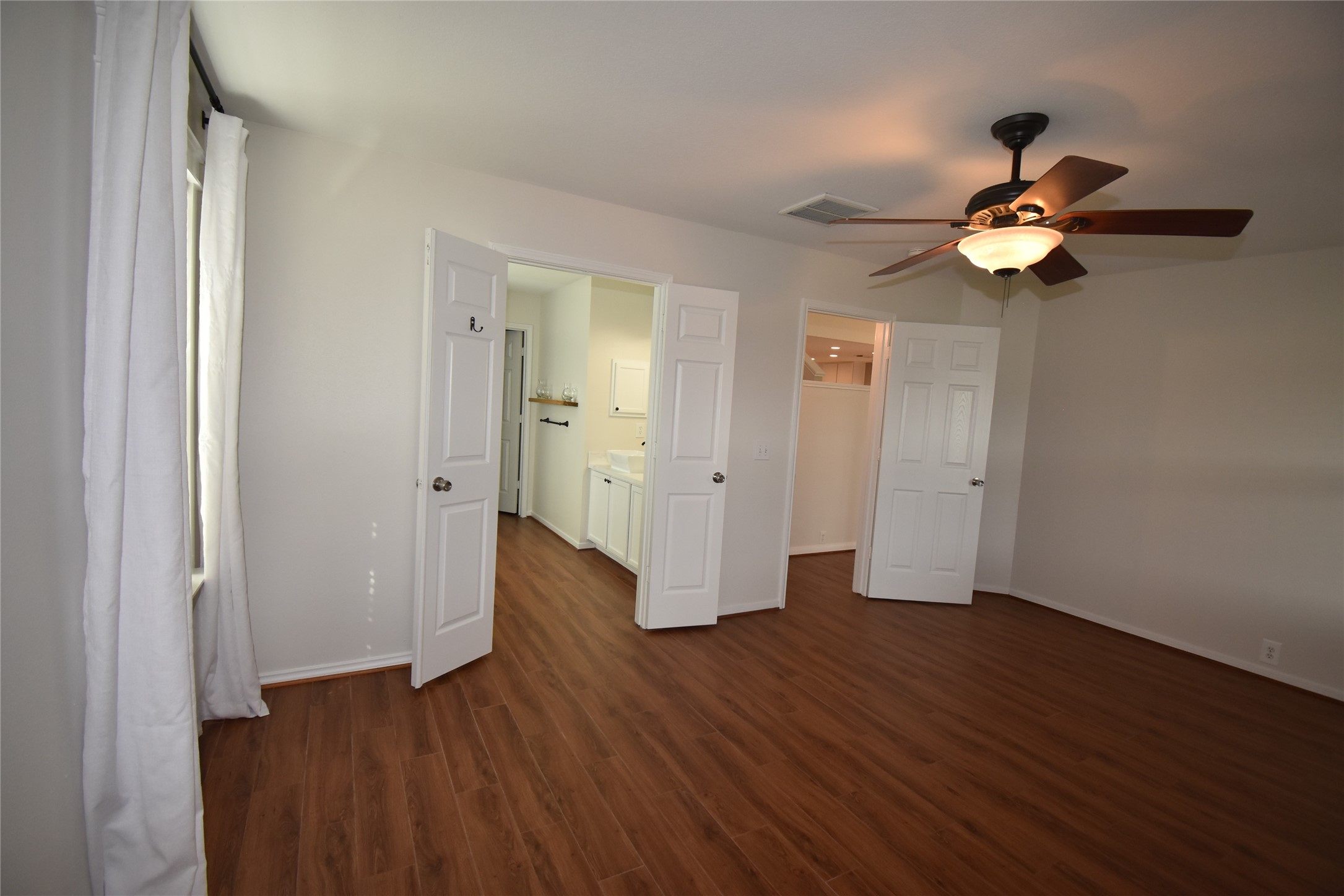 17611 Hoover Gardens Drive Property Photo 21