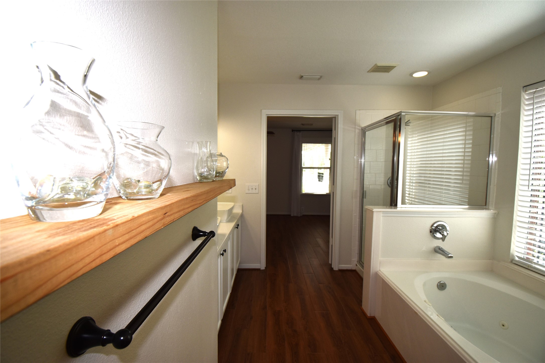 17611 Hoover Gardens Drive Property Photo 23