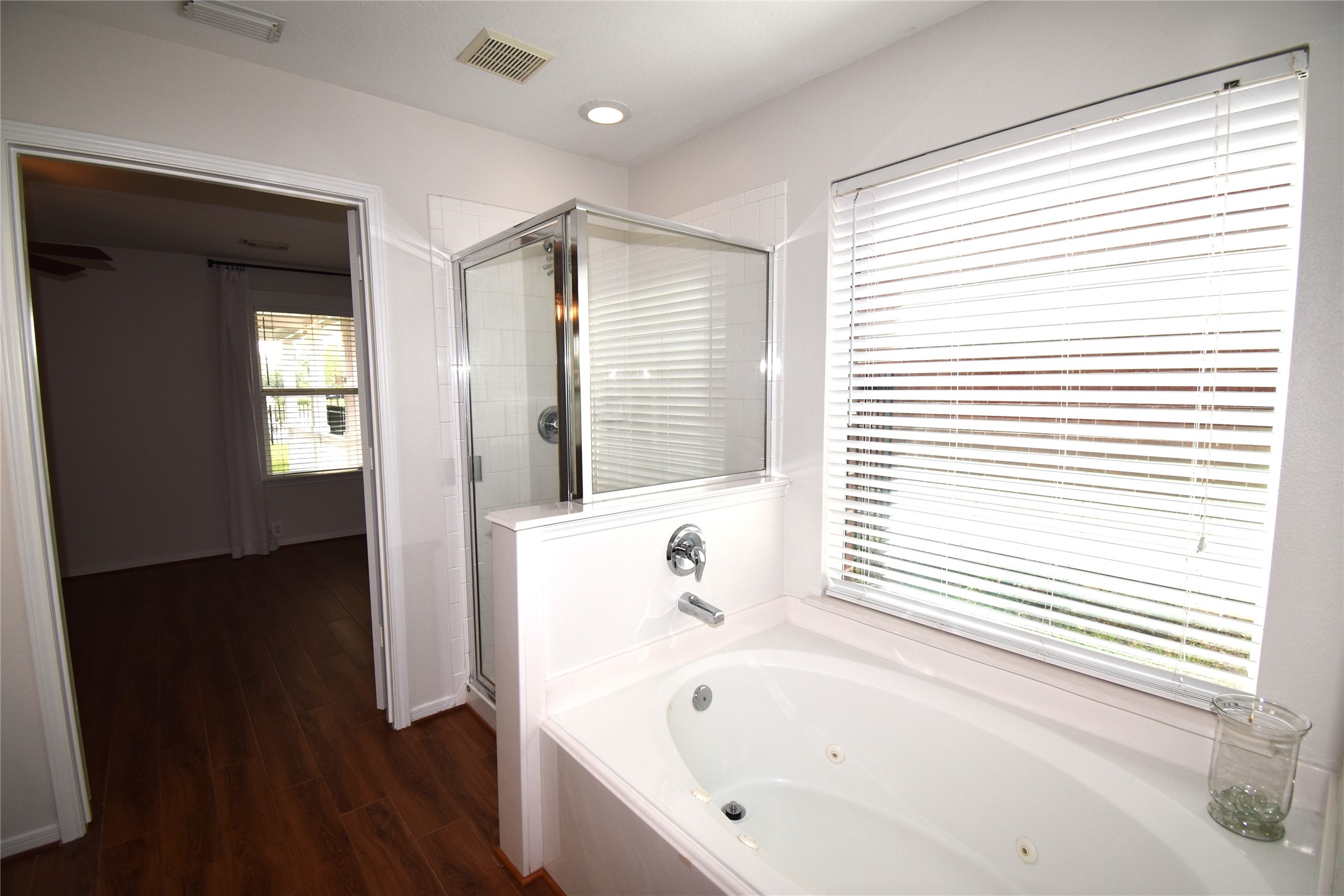 17611 Hoover Gardens Drive Property Photo 25