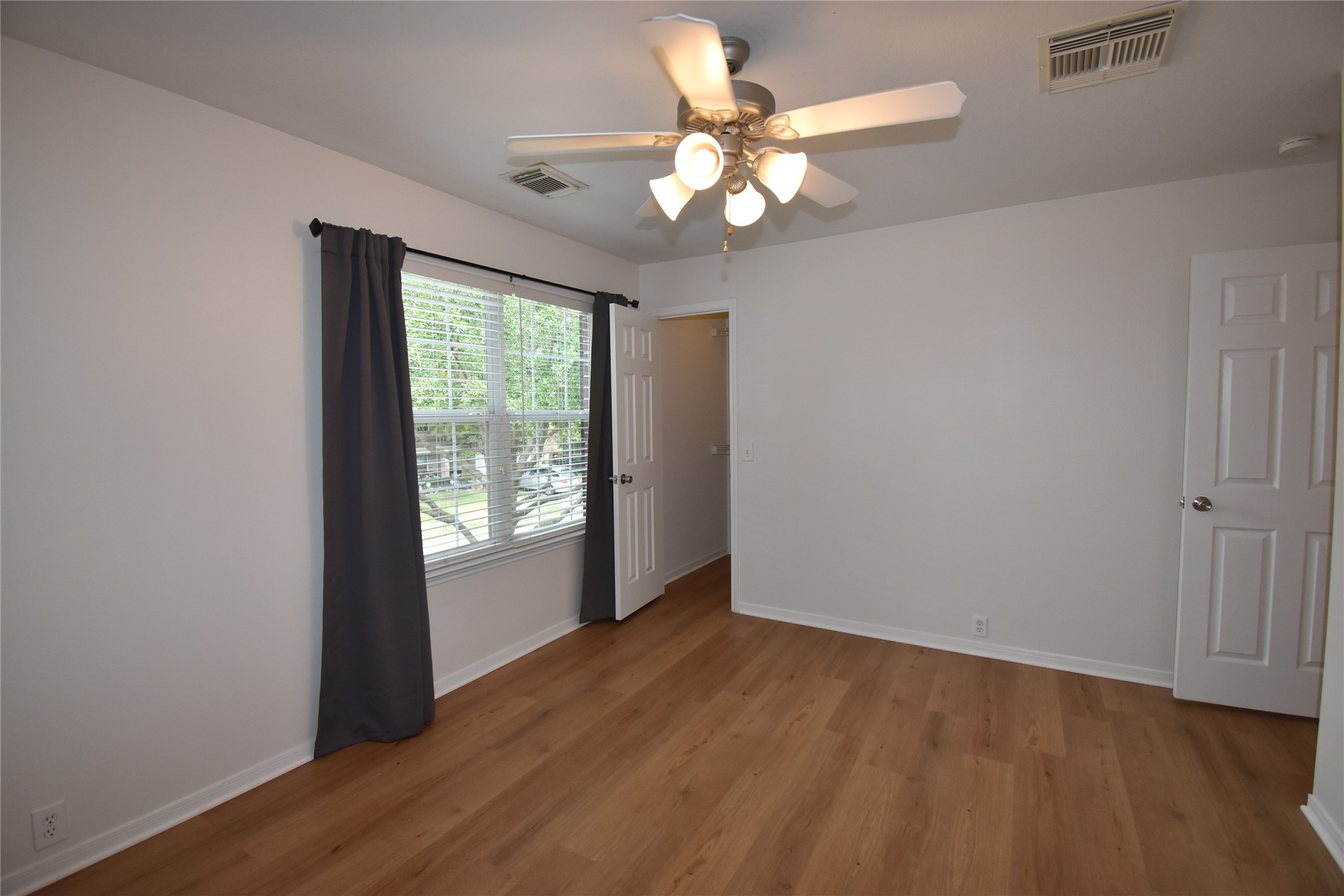 17611 Hoover Gardens Drive Property Photo 34