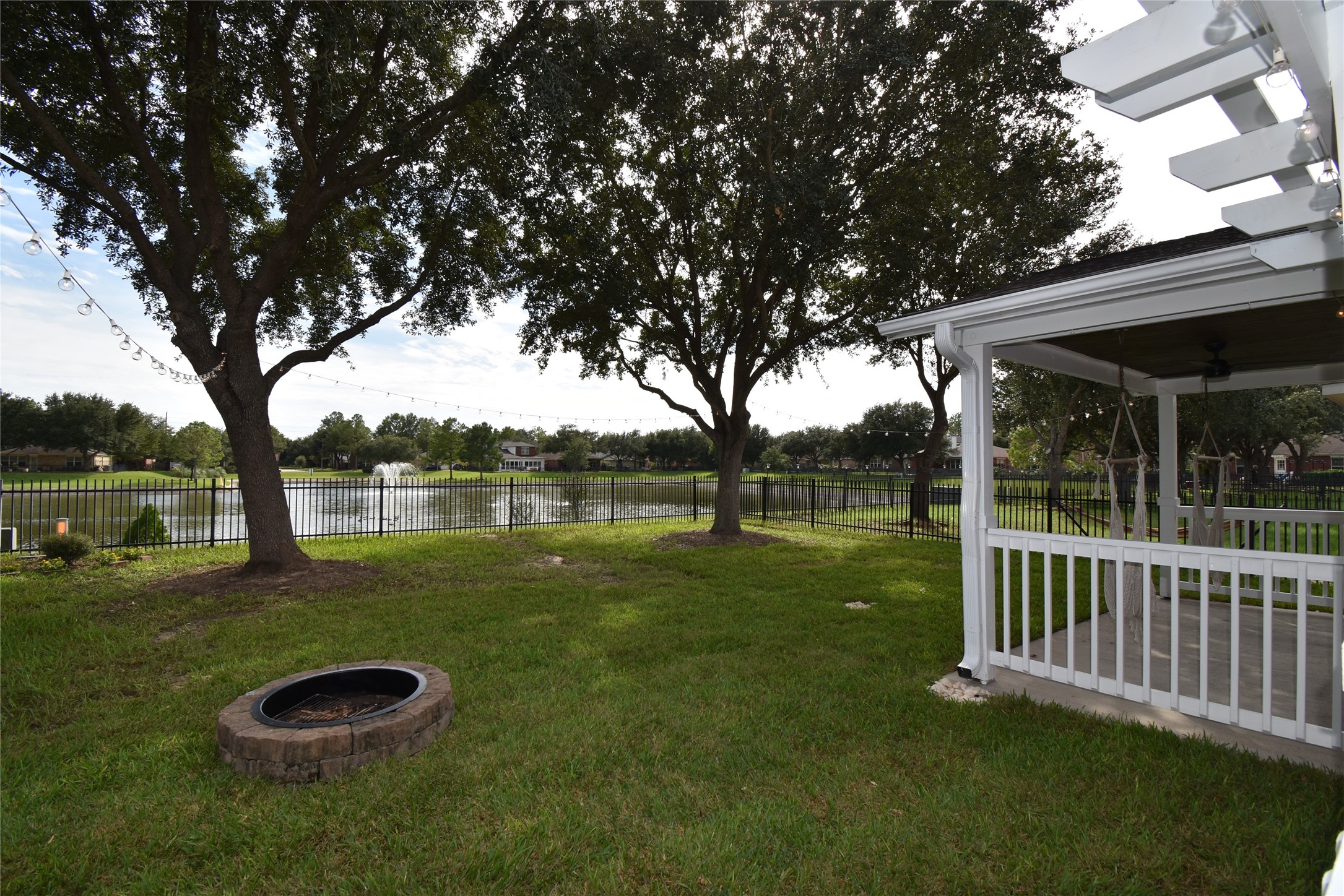 17611 Hoover Gardens Drive Property Photo 38