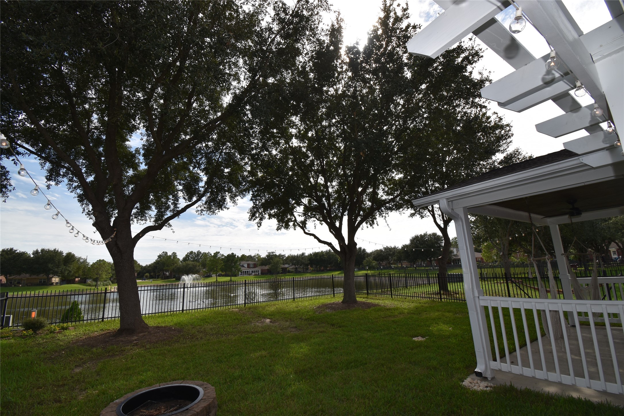 17611 Hoover Gardens Drive Property Photo 39