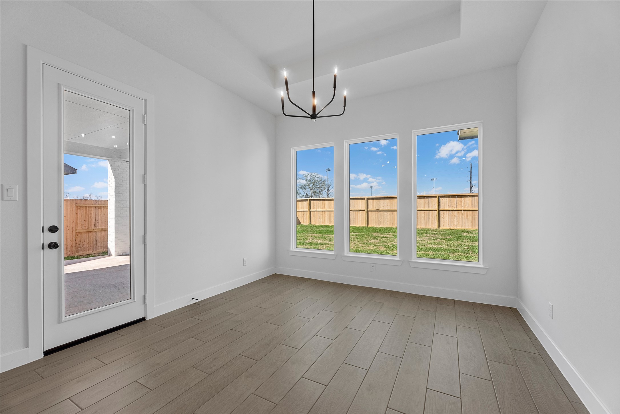 1615 Summer Pine Court Property Photo 7
