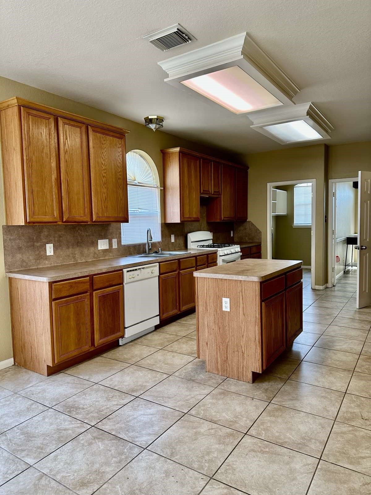 1322 Magnolia Dale Drive Property Photo 8