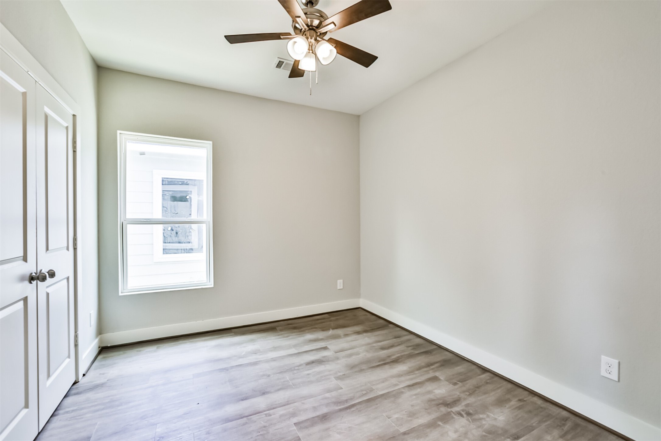 420 Ave B Property Photo 15