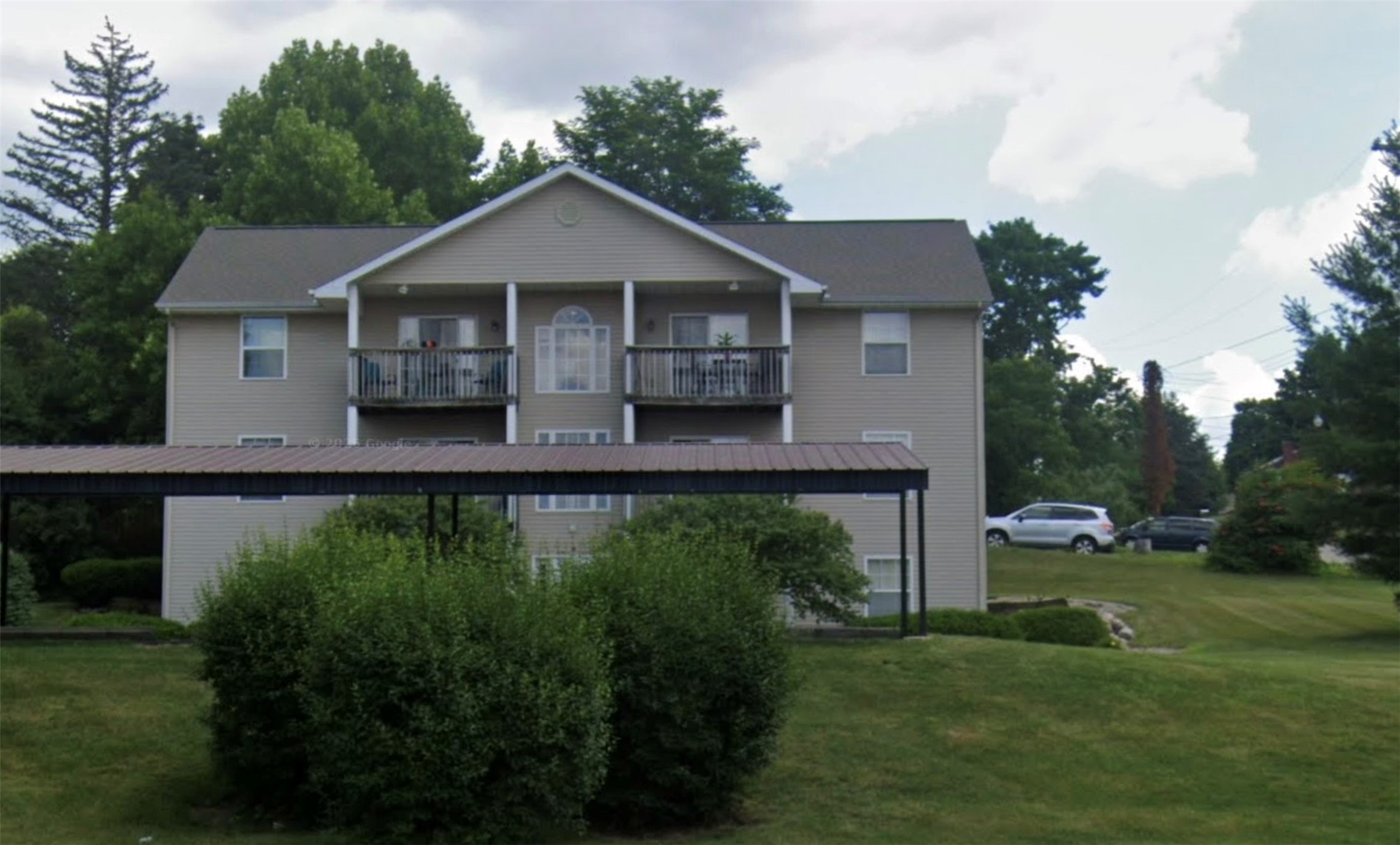 116 Devon Ave Property Photo 3