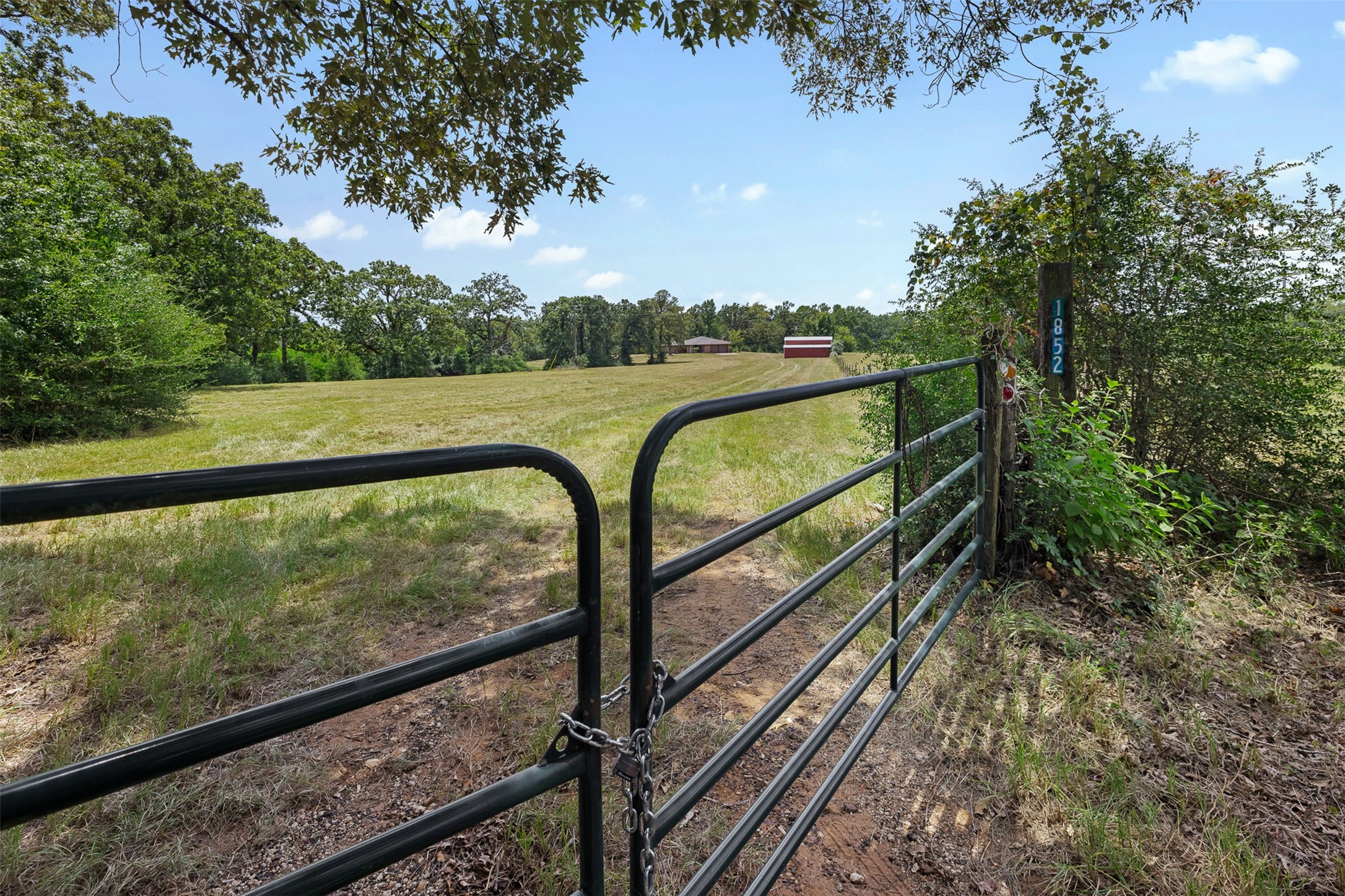 1852 County Road 202 Property Photo 1