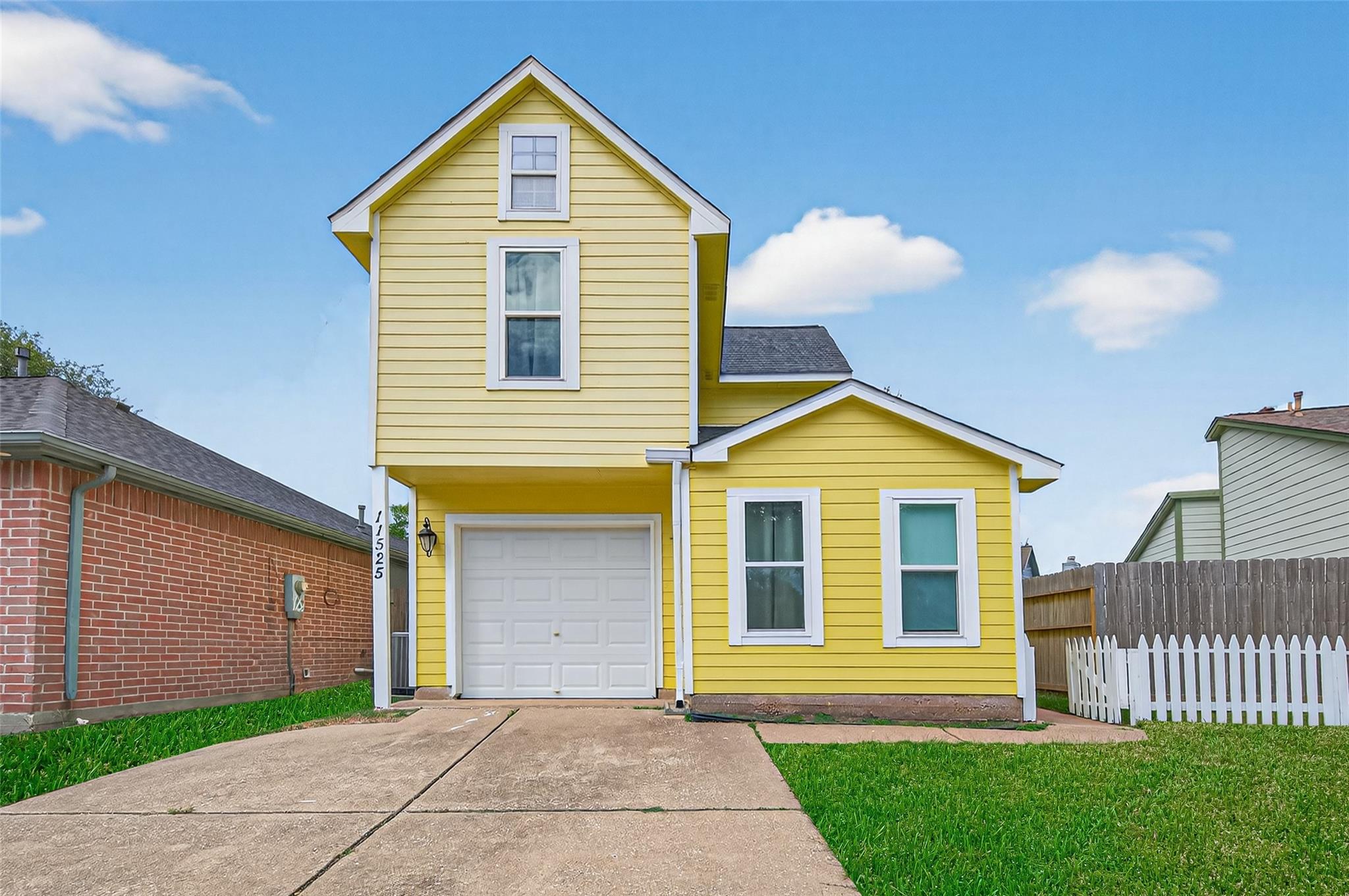 11525 Teaside Drive, Houston TX 77066 Property Photo 1