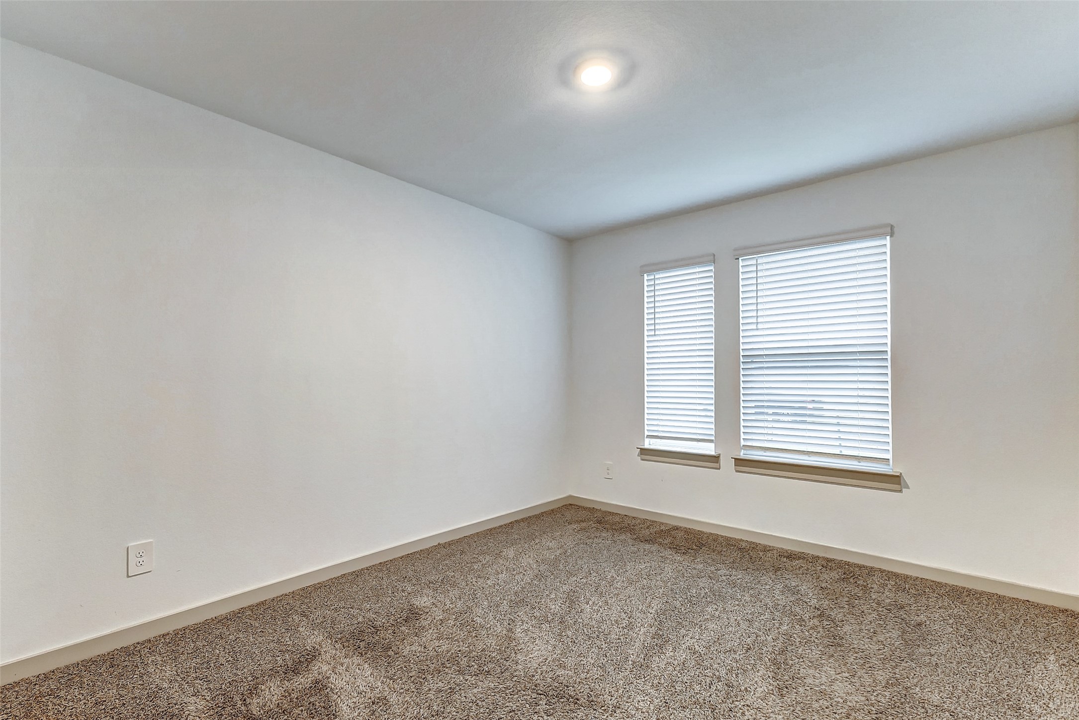 7007 Sunbreeze Lane Property Photo 12