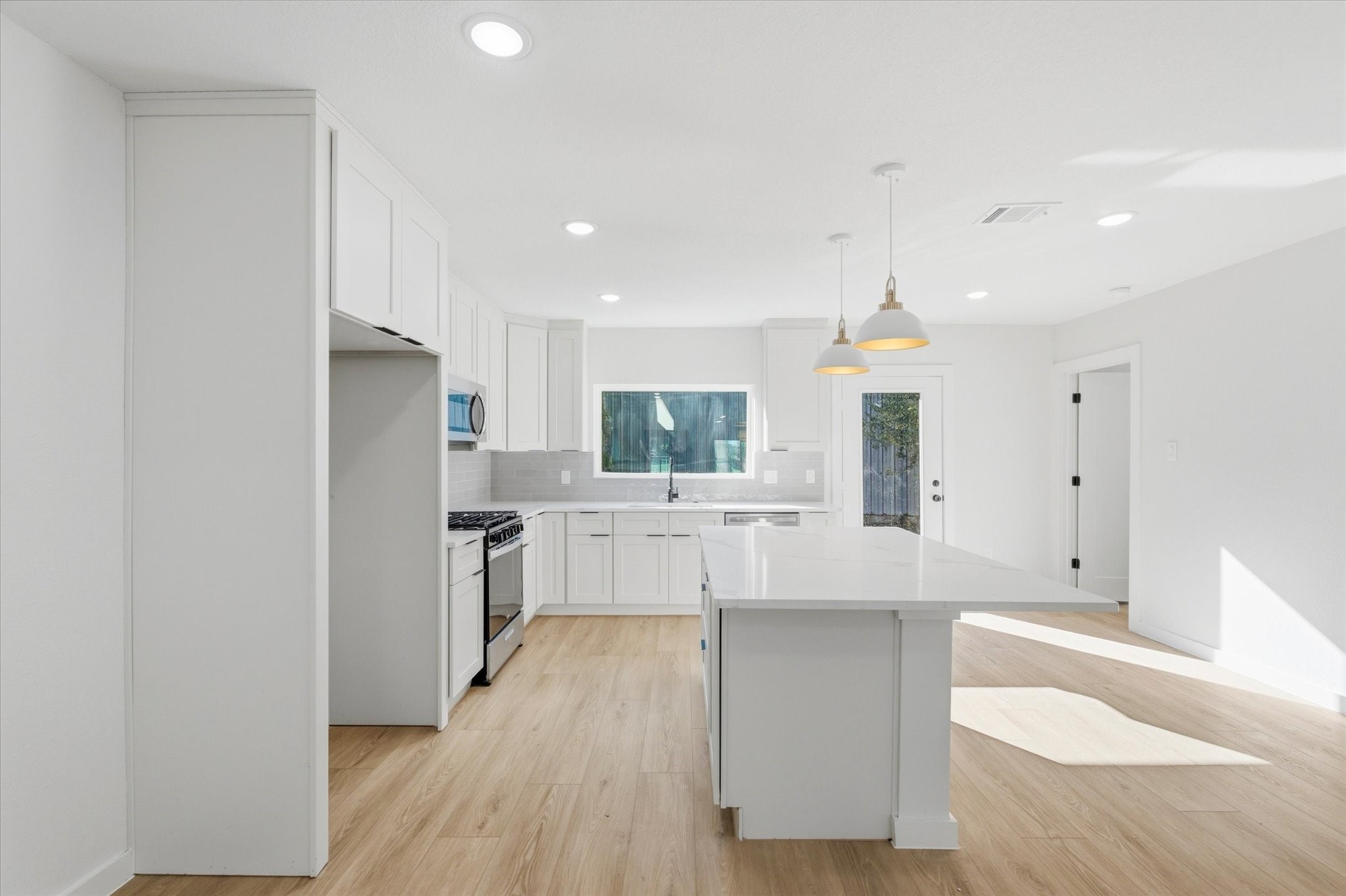211 N Jenkins Street Property Photo 8