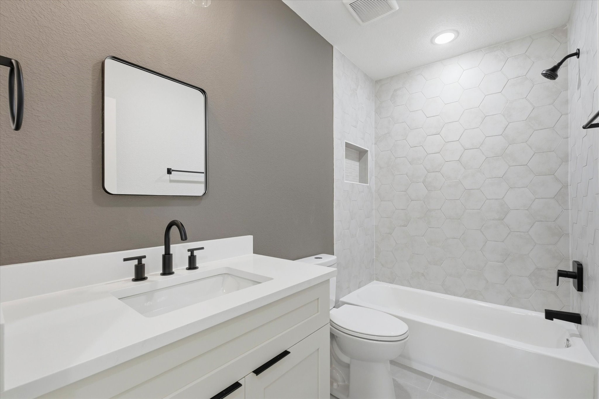 211 N Jenkins Street Property Photo 16