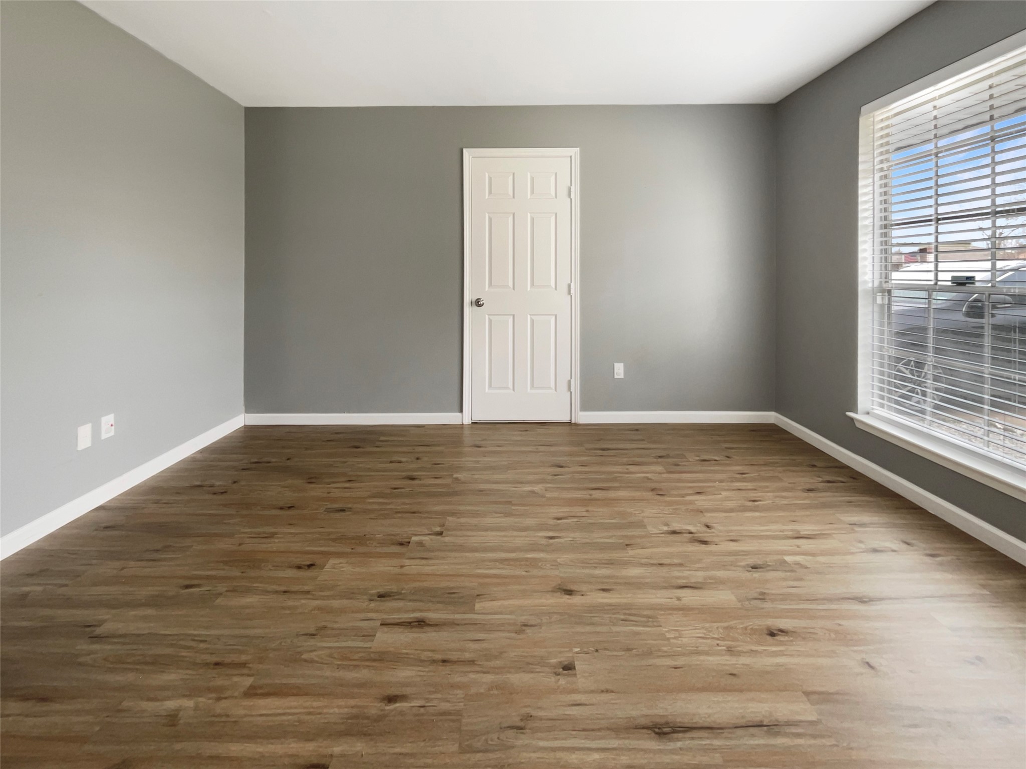 8811 Cottage Gate Lane Property Photo 5