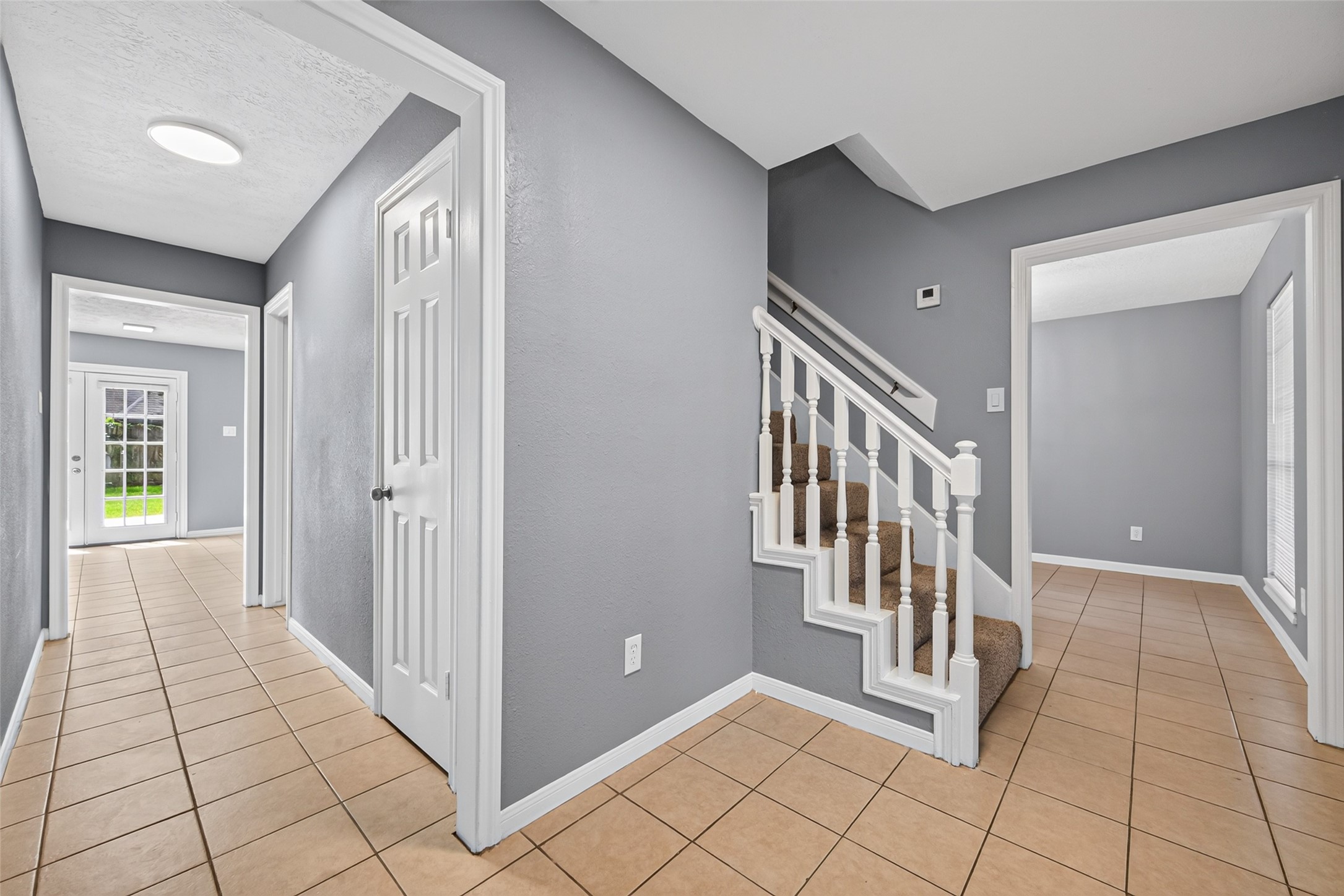 6715 Greenvale Lane Property Photo 3