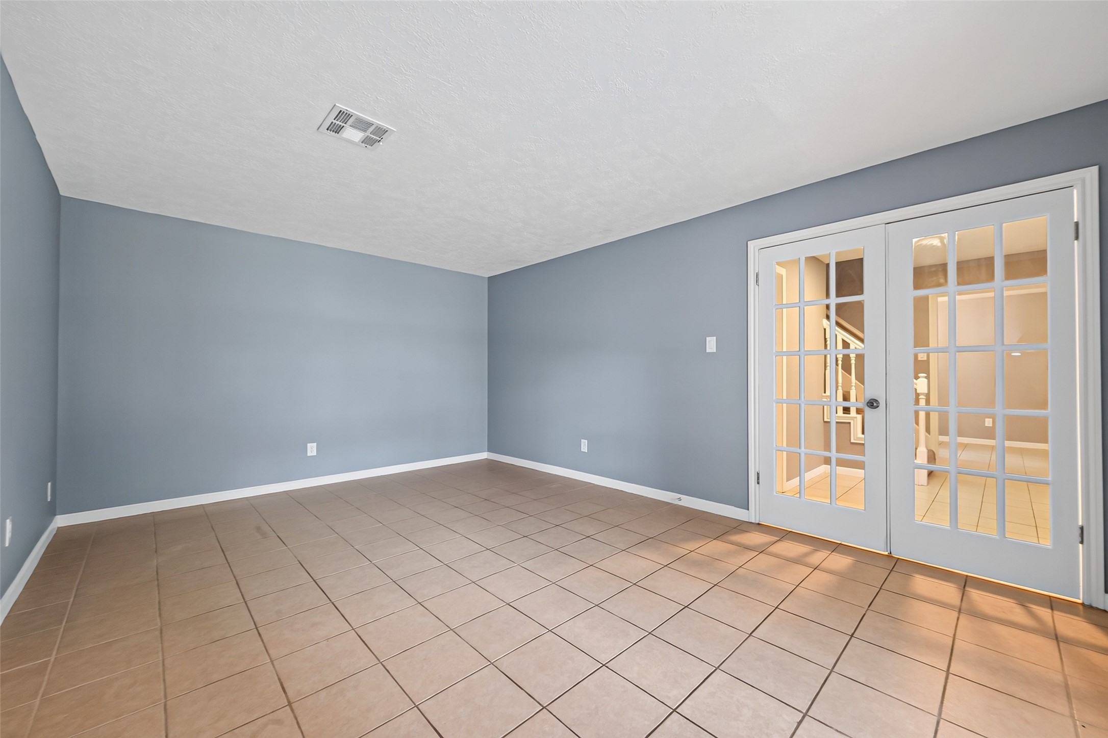 6715 Greenvale Lane Property Photo 5