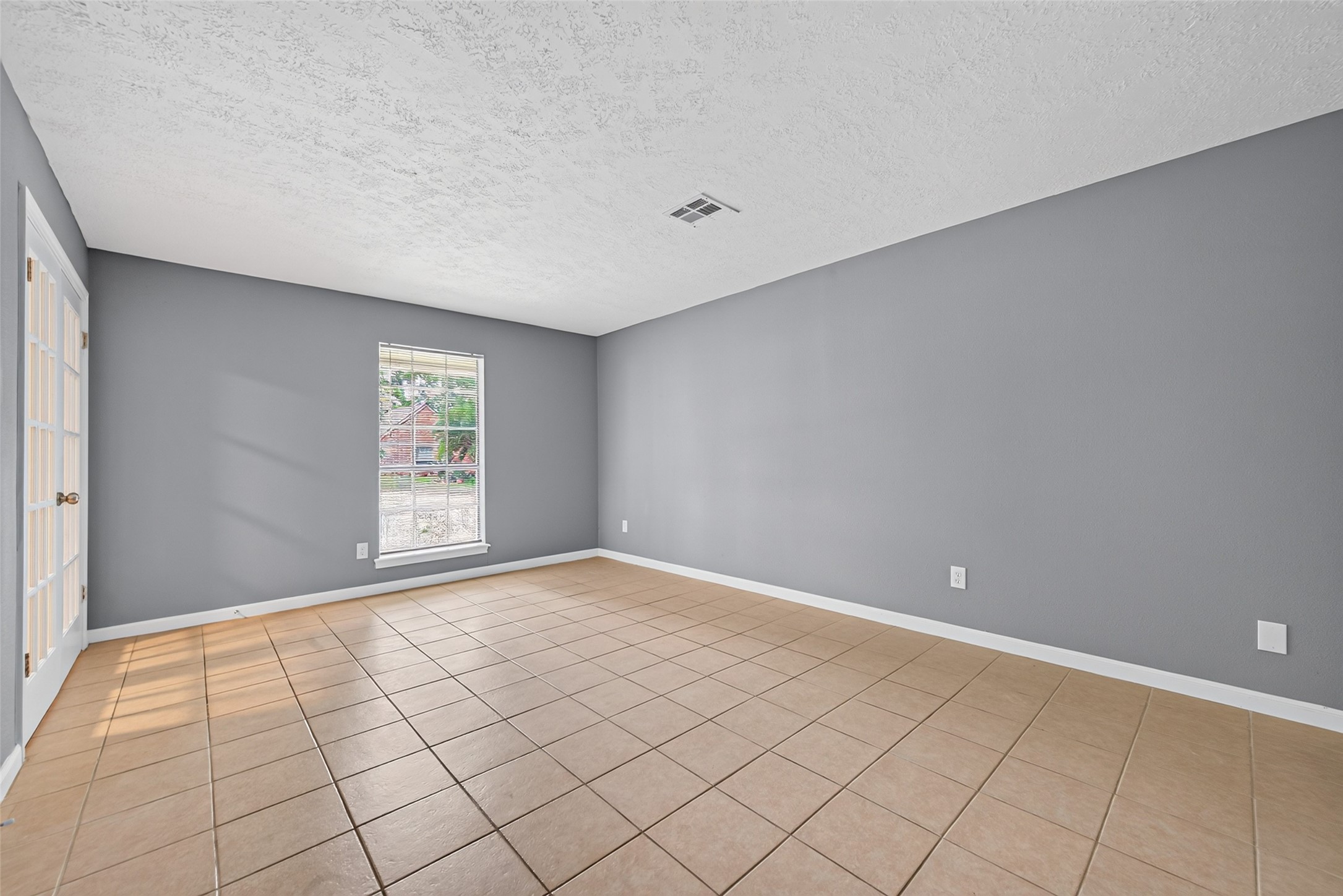 6715 Greenvale Lane Property Photo 7