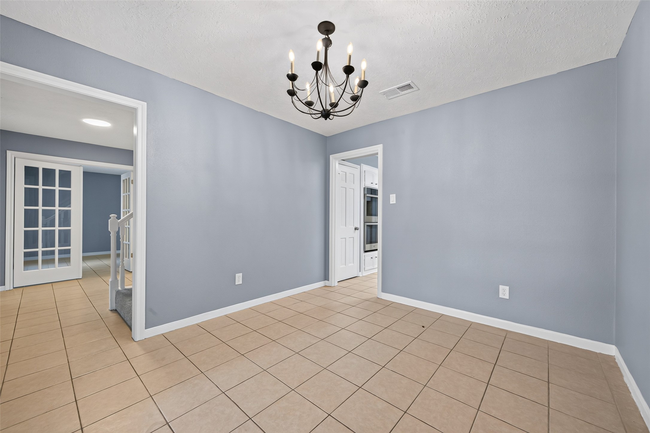 6715 Greenvale Lane Property Photo 8