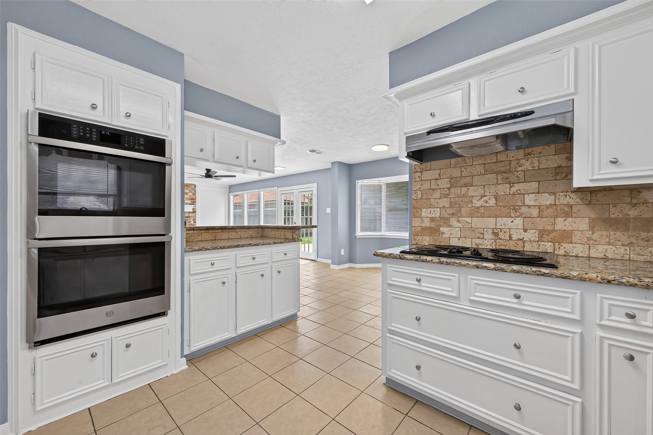 6715 Greenvale Lane Property Photo 12