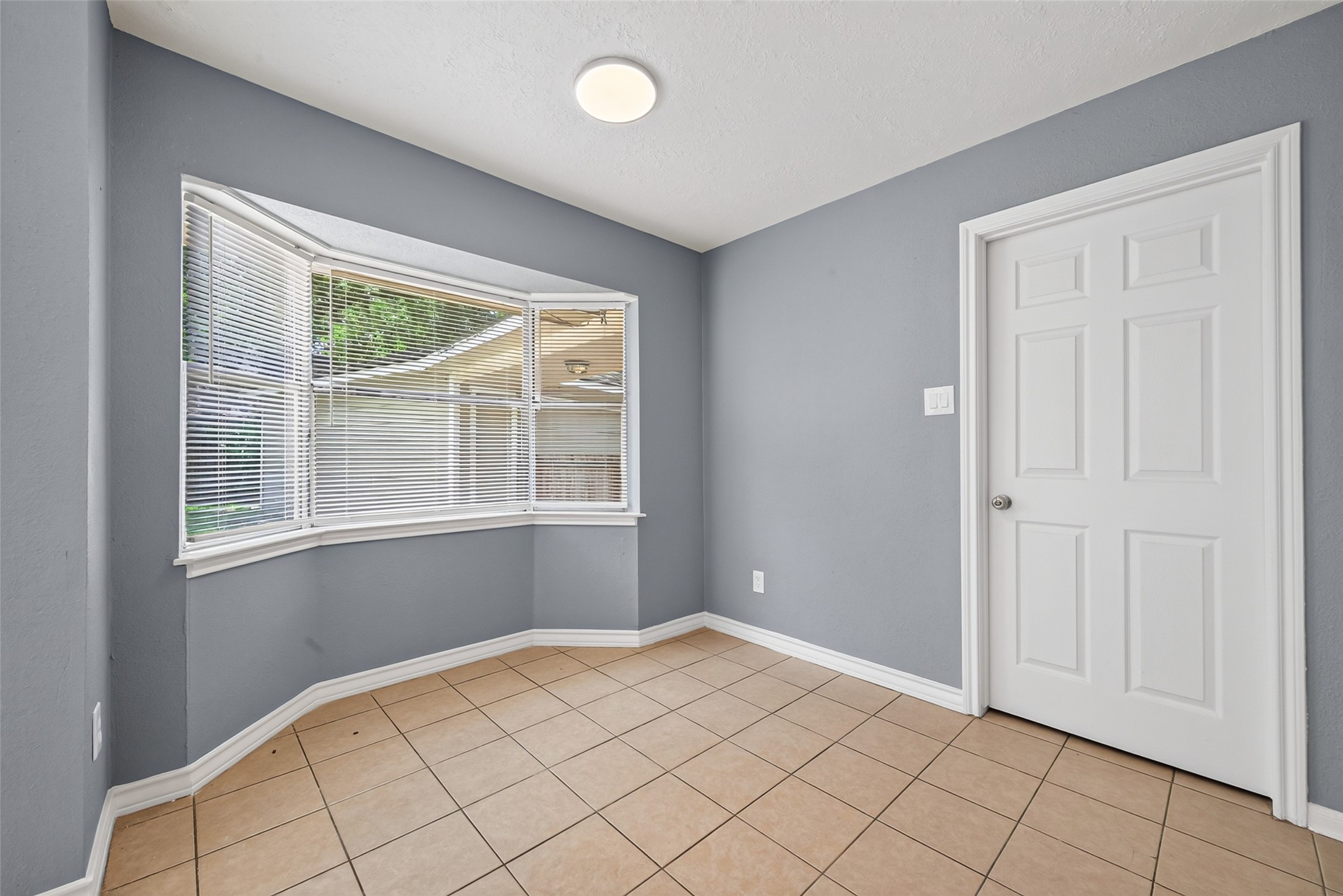 6715 Greenvale Lane Property Photo 17