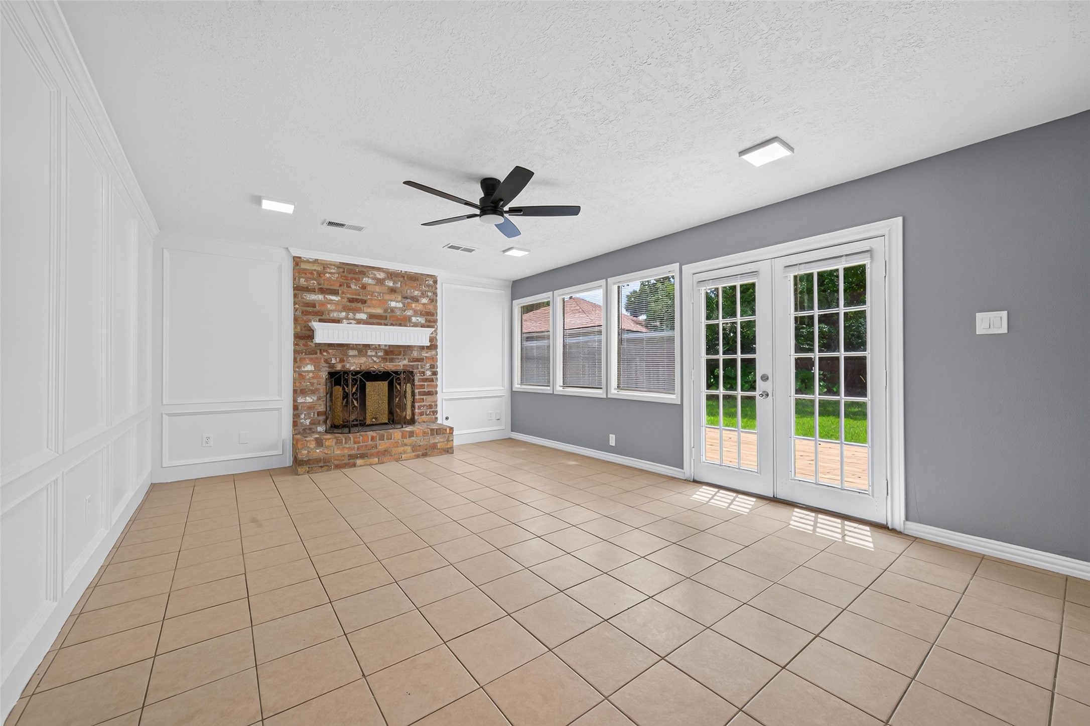 6715 Greenvale Lane Property Photo 19