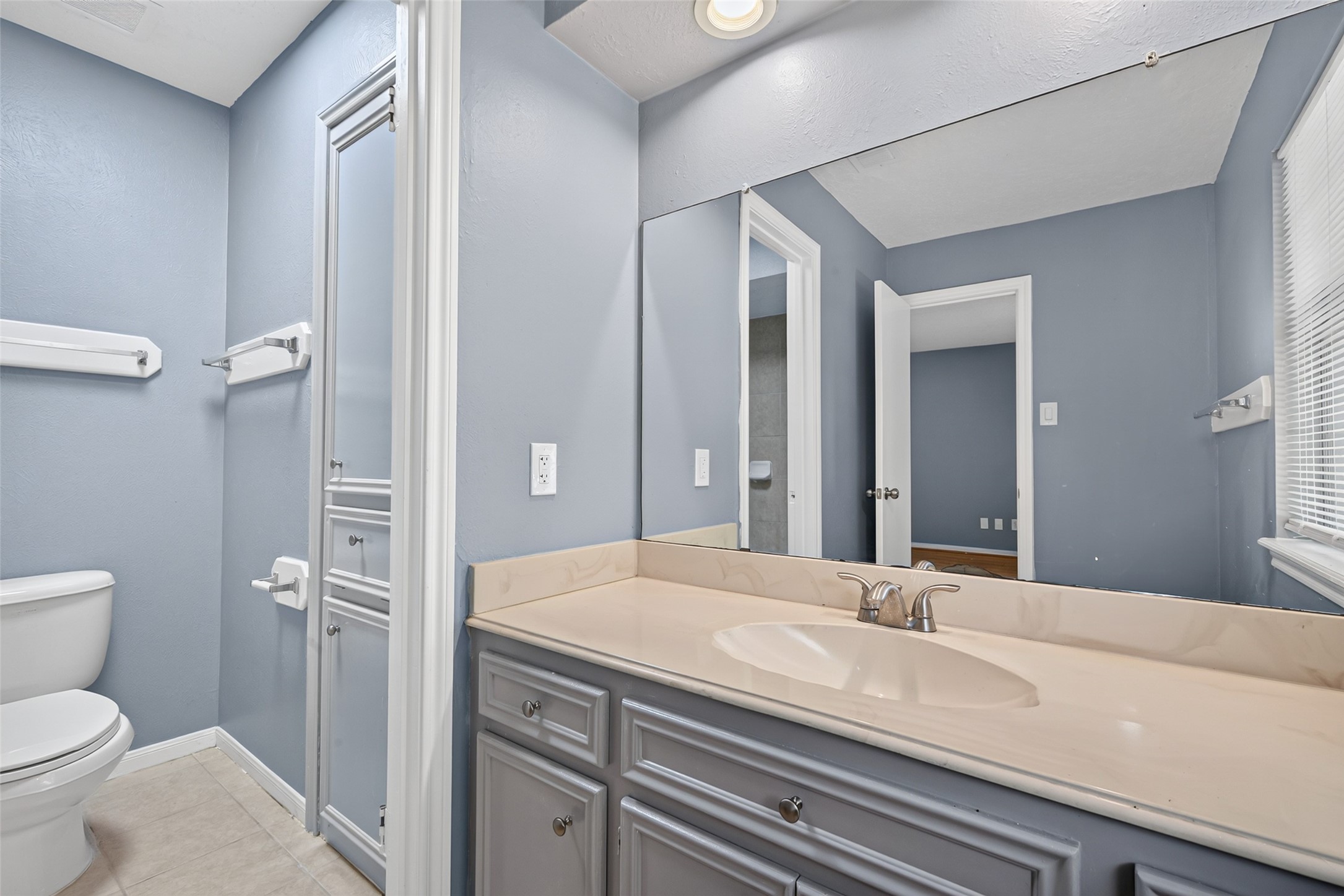 6715 Greenvale Lane Property Photo 27