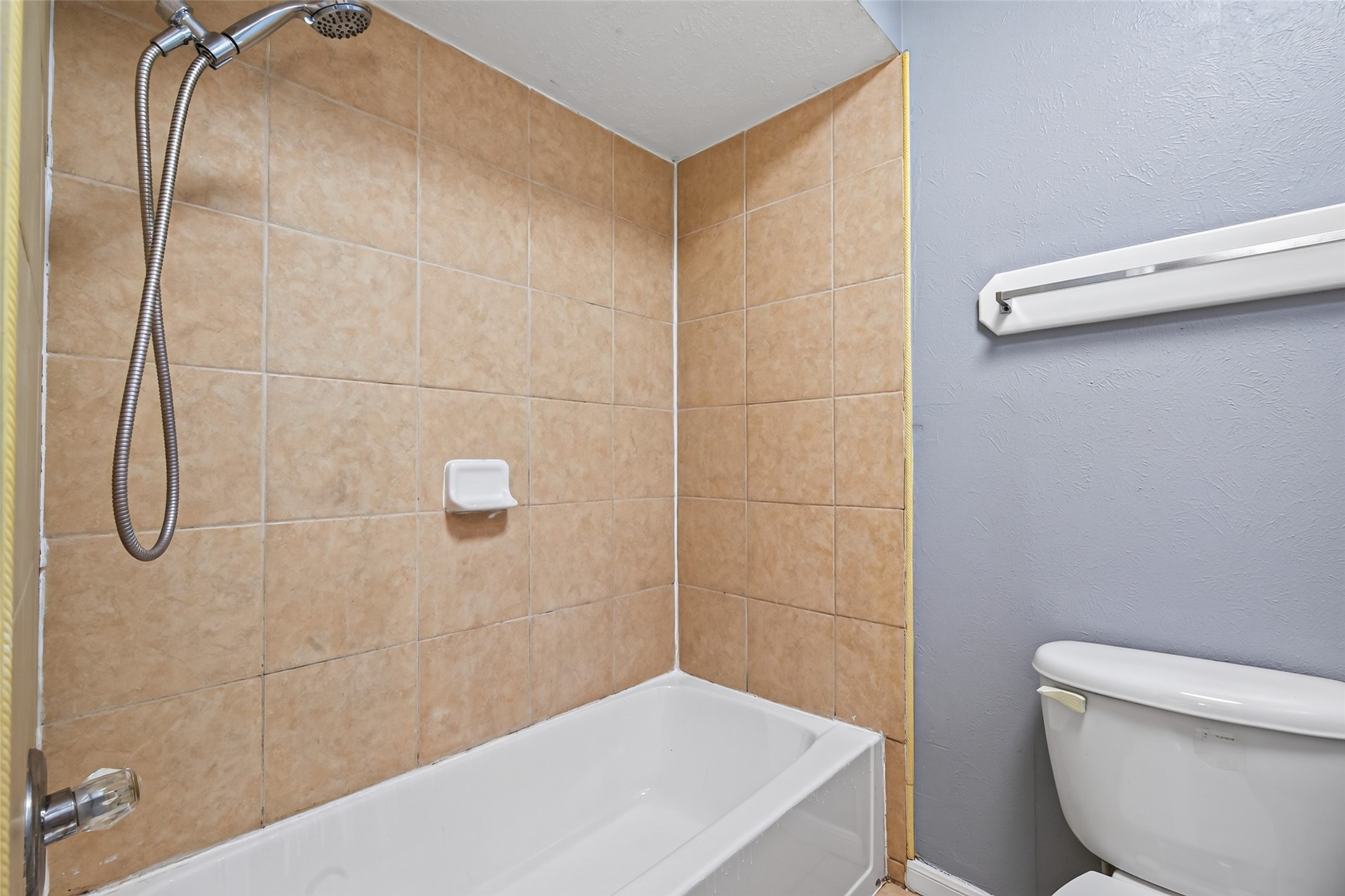 6715 Greenvale Lane Property Photo 28