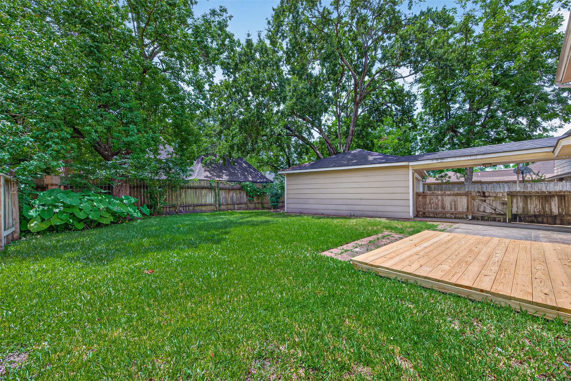 6715 Greenvale Lane Property Photo 42