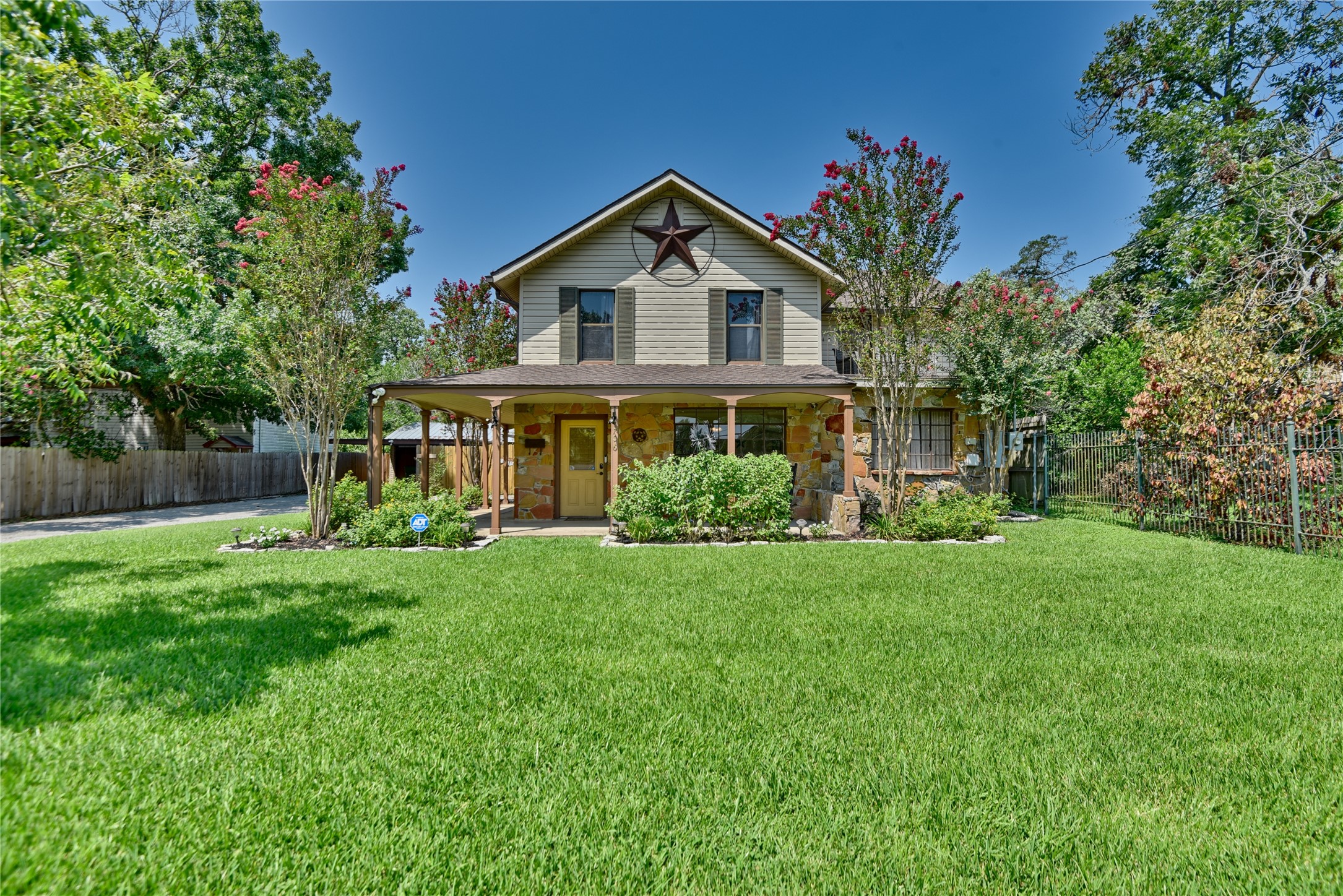 706 S Market Street Property Photo
